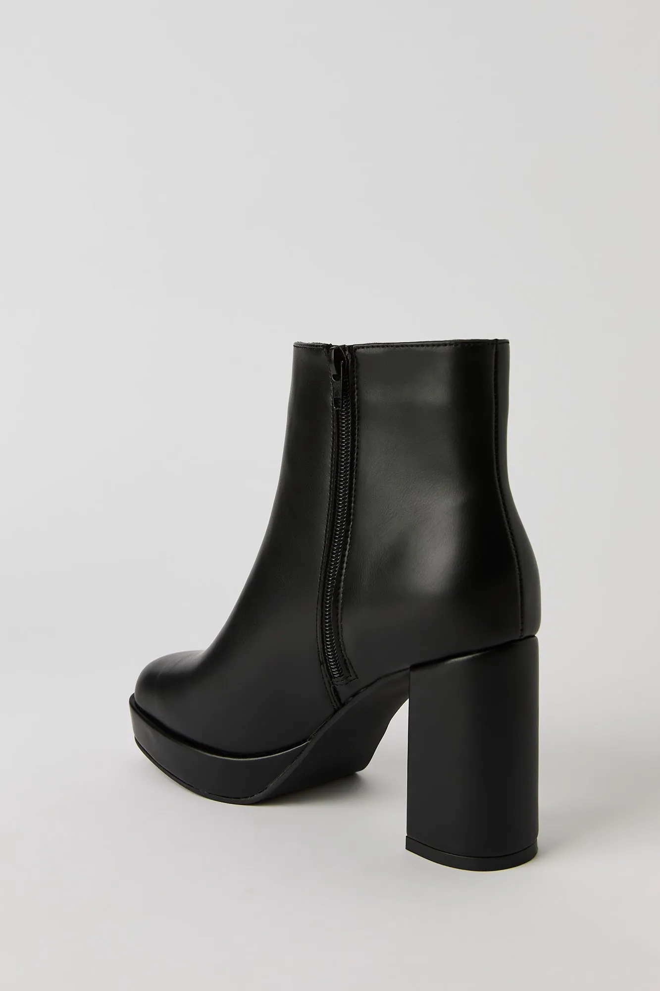 Bottillons à semelle plateforme en similicuir sold by Urban Planet product image thumbnail 5