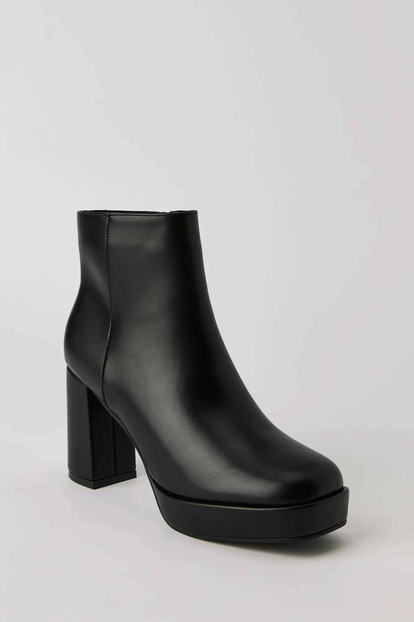 Bottillons à semelle plateforme en similicuir sold by Urban Planet product image thumbnail 4