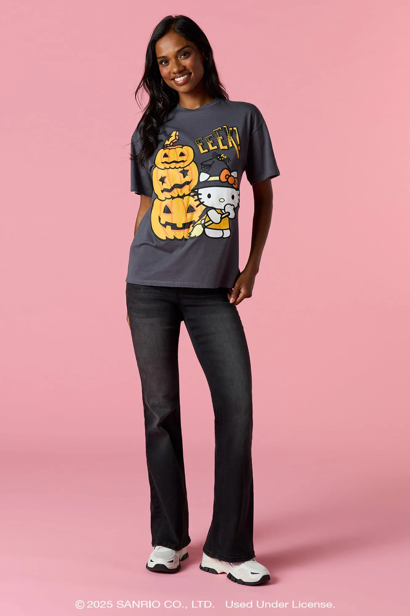 T-shirt à imprimé Hello Kitty® Halloween sold by Urban Planet product image thumbnail 3