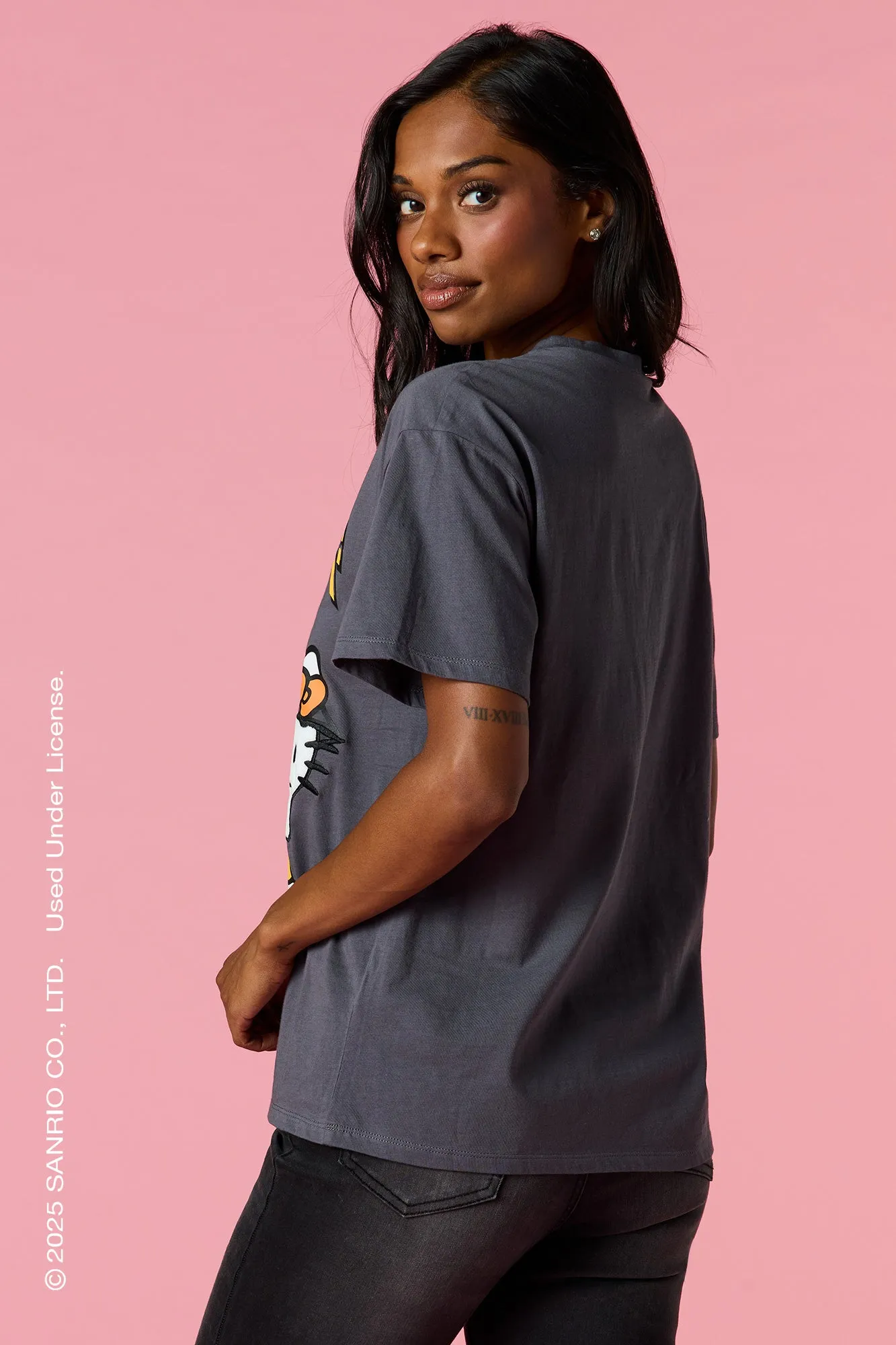 T-shirt à imprimé Hello Kitty® Halloween sold by Urban Planet product image thumbnail 2