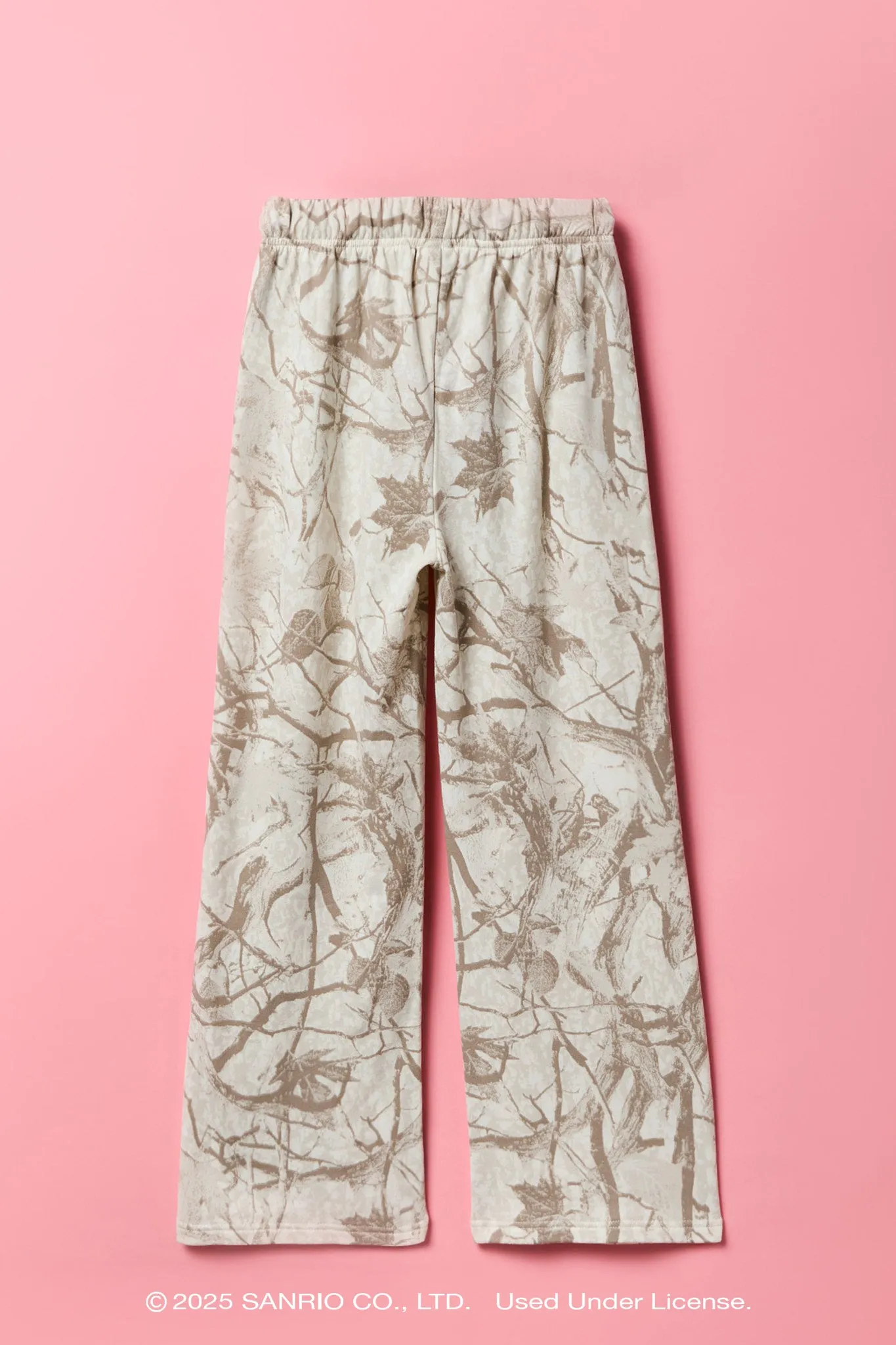 Pantalon d'entraînement en molleton à imprimé Hello Kitty® avec motif camouflage pour fille sold by Urban Planet product image thumbnail 2