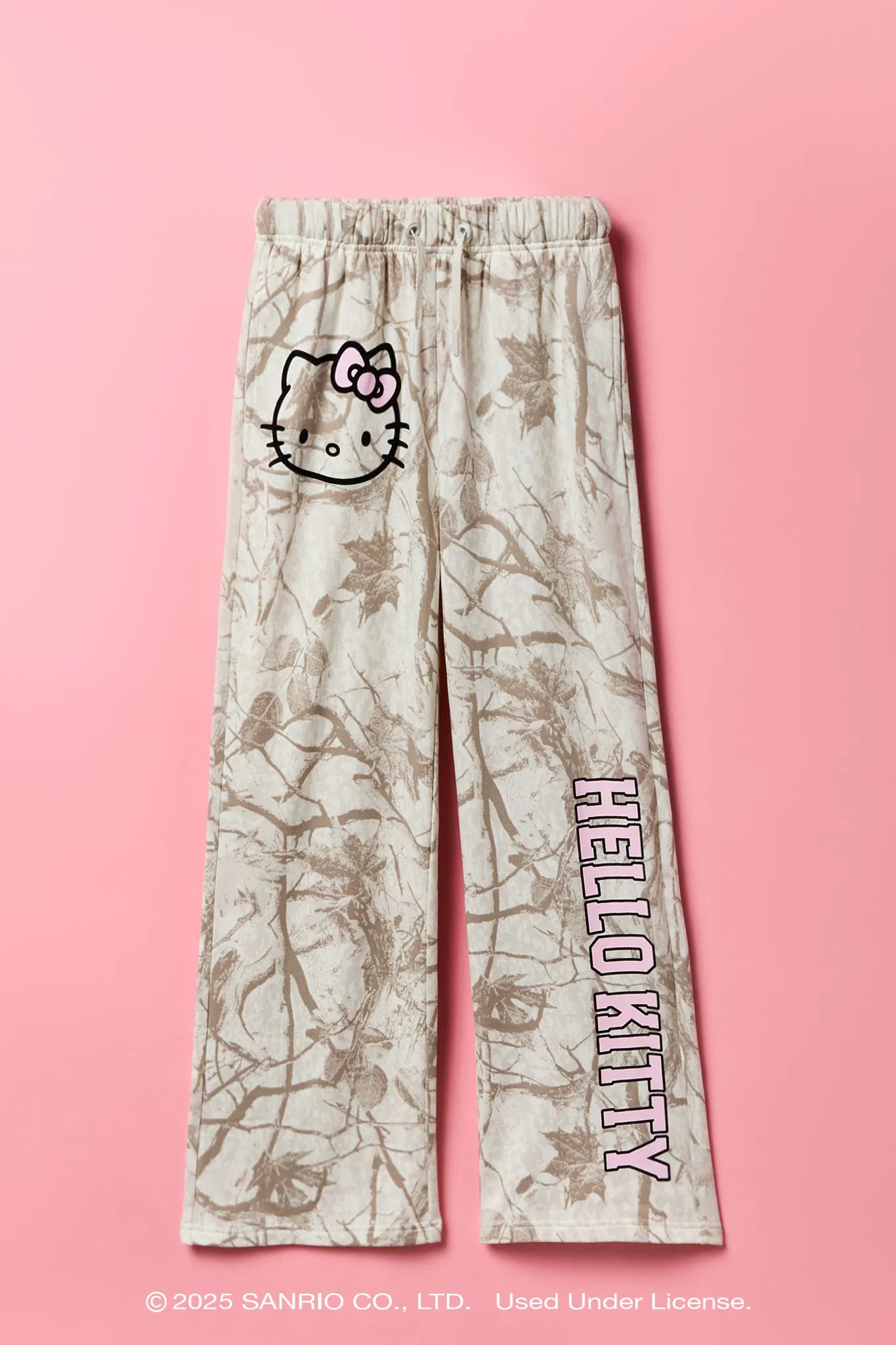 Pantalon d'entraînement en molleton à imprimé Hello Kitty® avec motif camouflage pour fille sold by Urban Planet