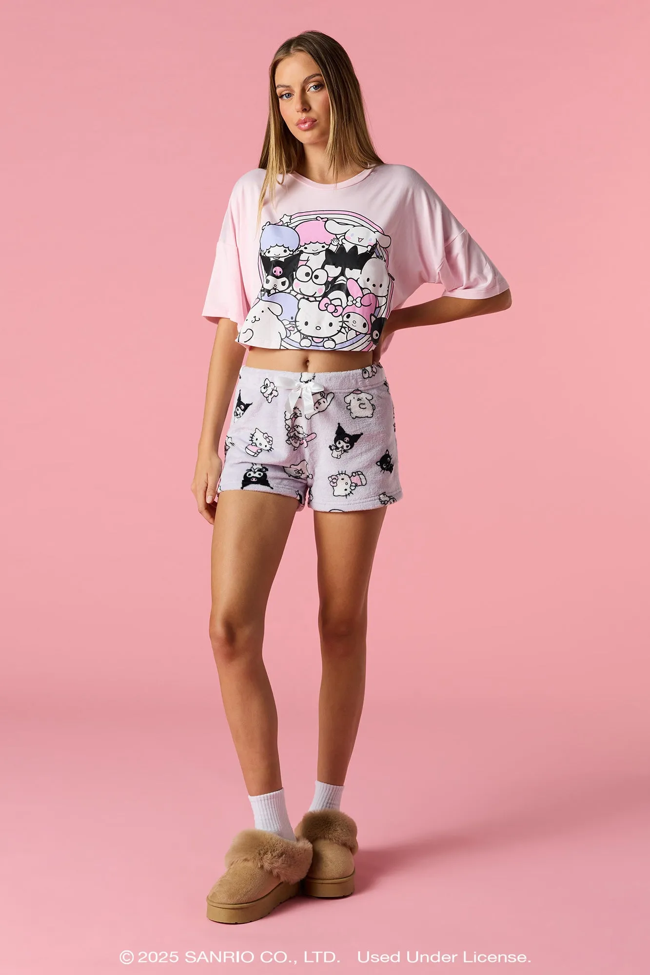 Ensemble pyjama avec t-shirt et short à imprimé Hello Kitty® and Friends sold by Urban Planet product image thumbnail 3