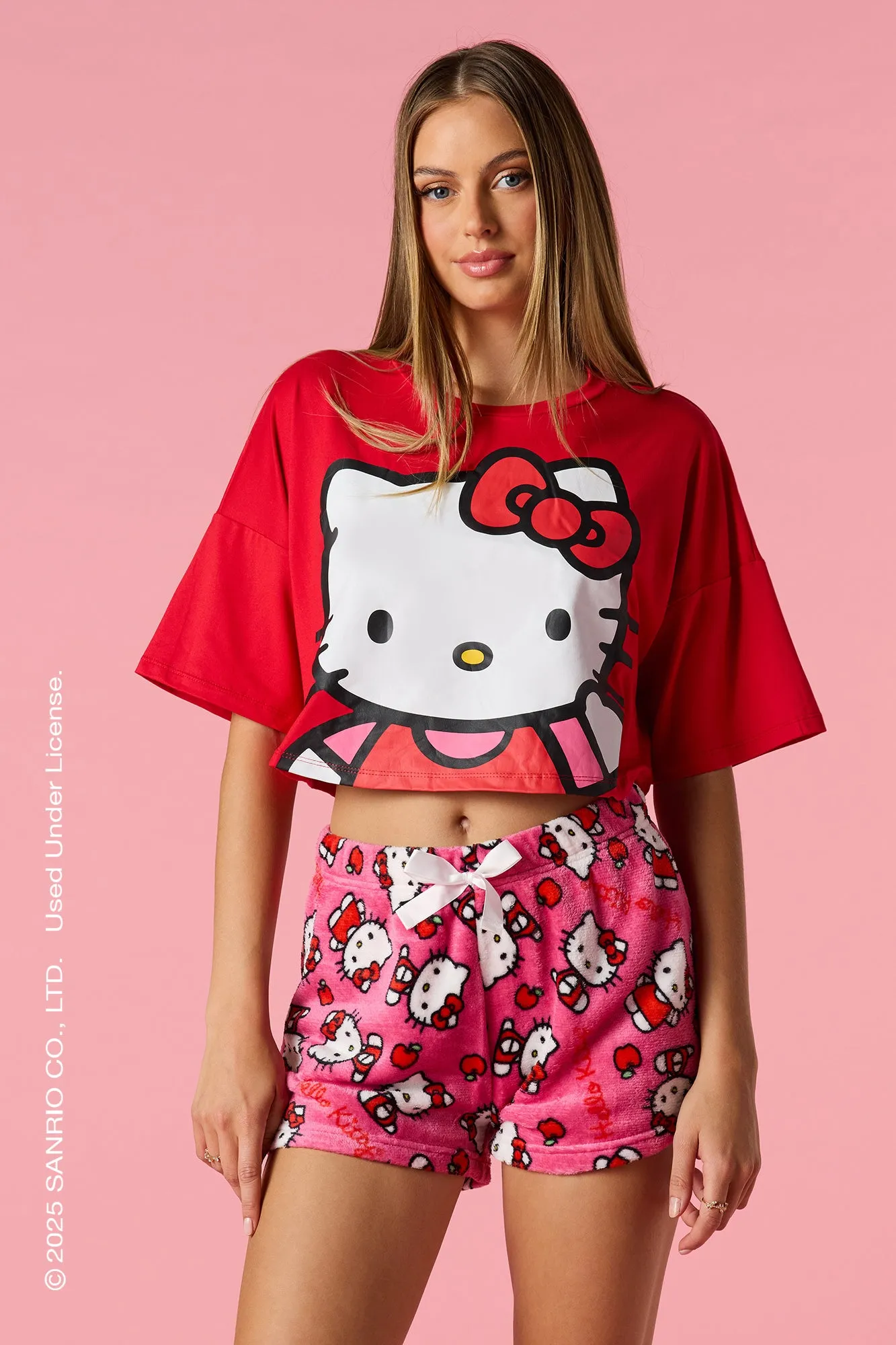 Ensemble pyjama avec t-shirt et short à imprimé Hello Kitty® sold by Urban Planet