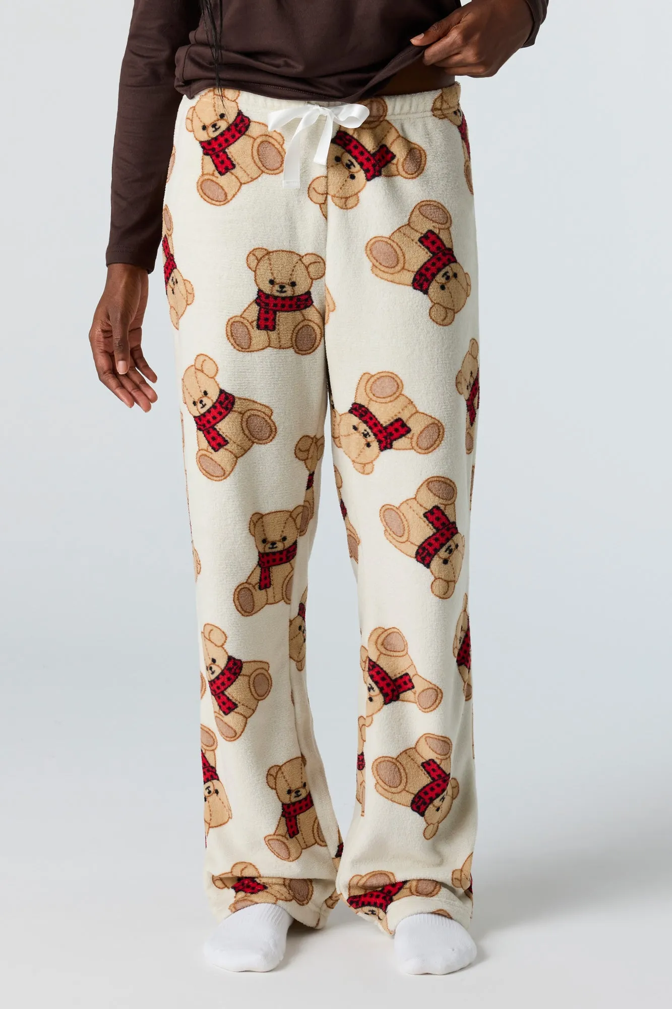 Ensemble Pyjamas de famille à imprimé Comfy Cubs pour femmes sold by Urban Planet product image thumbnail 3