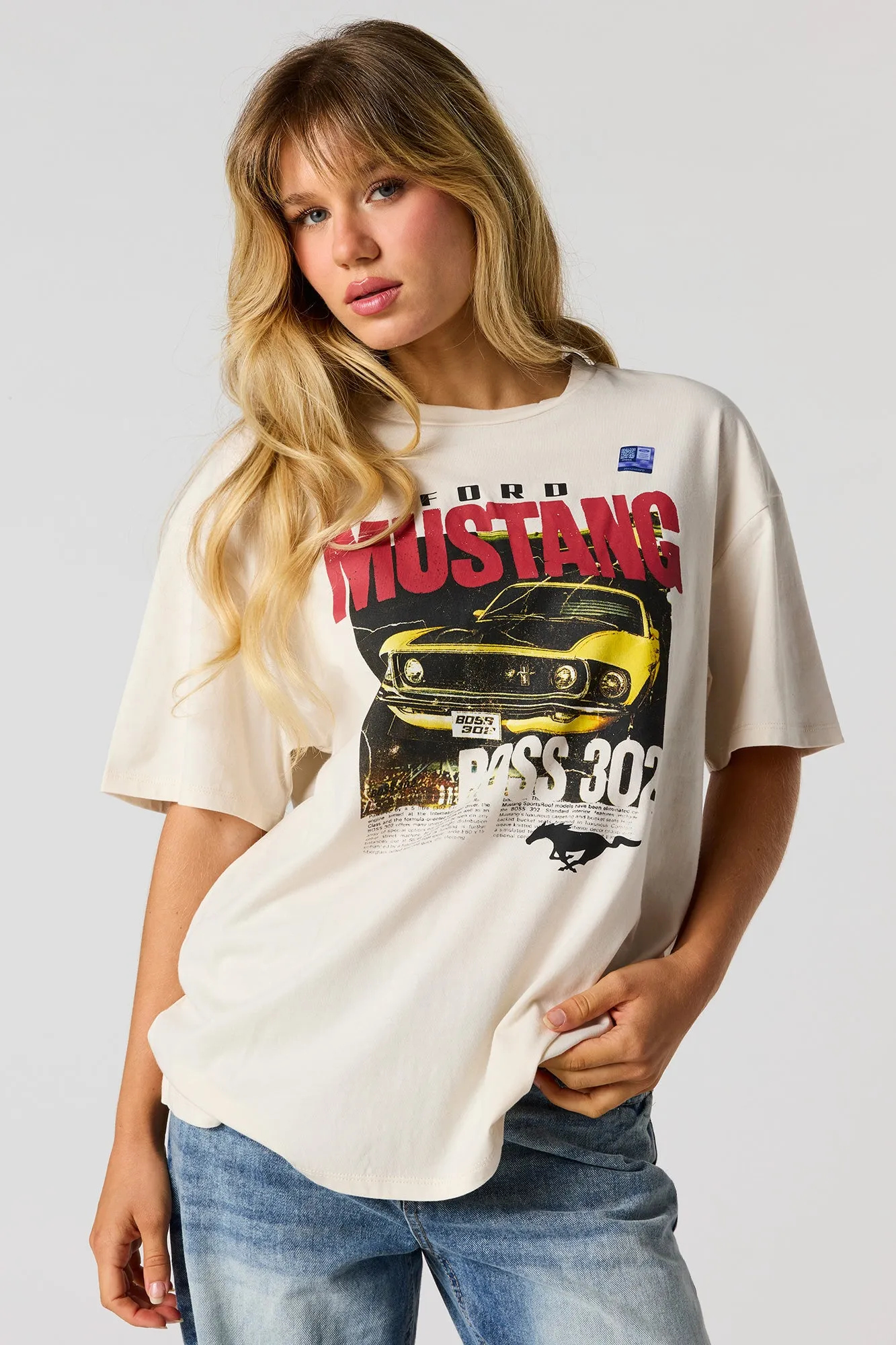 T-shirt de coupe garçonne à imprimé Ford Mustang sold by Urban Planet