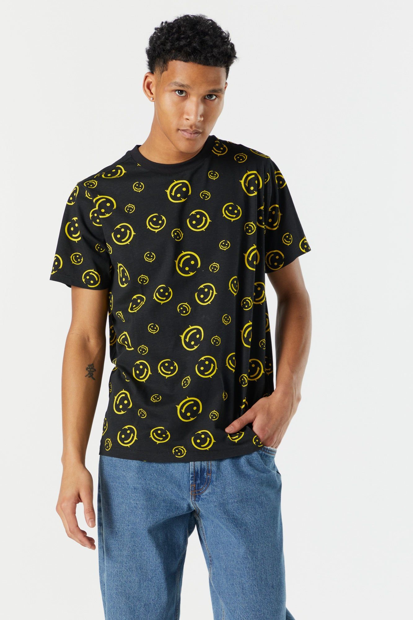 T-shirt noir à imprimé Smiley sold by Urban Planet