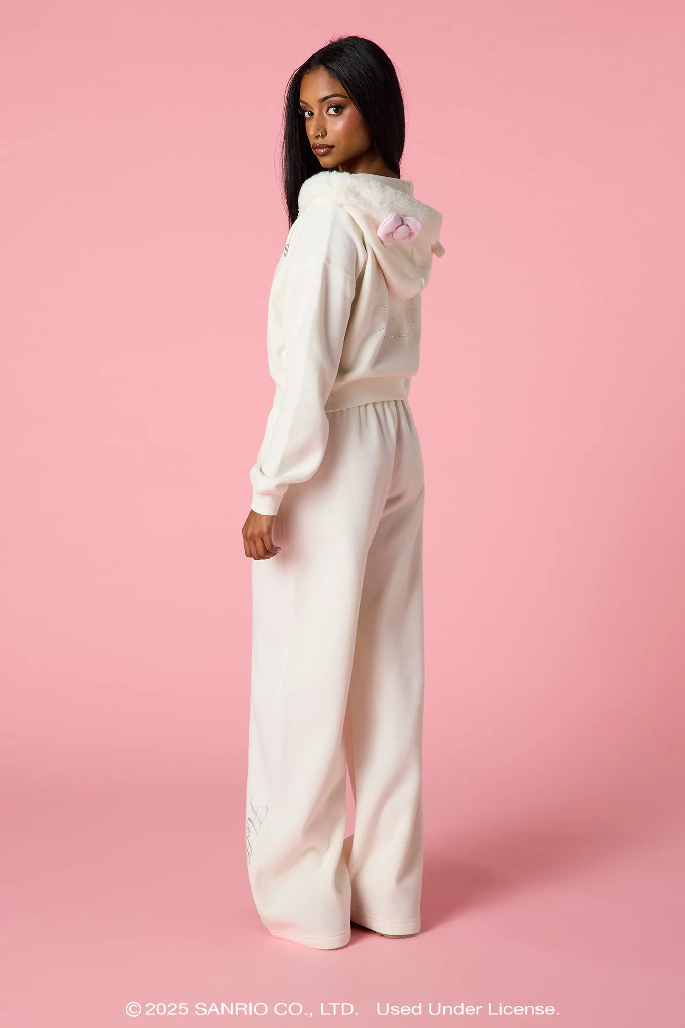 Hello Kitty® Glitter Graphic Wide Leg Sweatpant sold by Urban Planet product image thumbnail 3