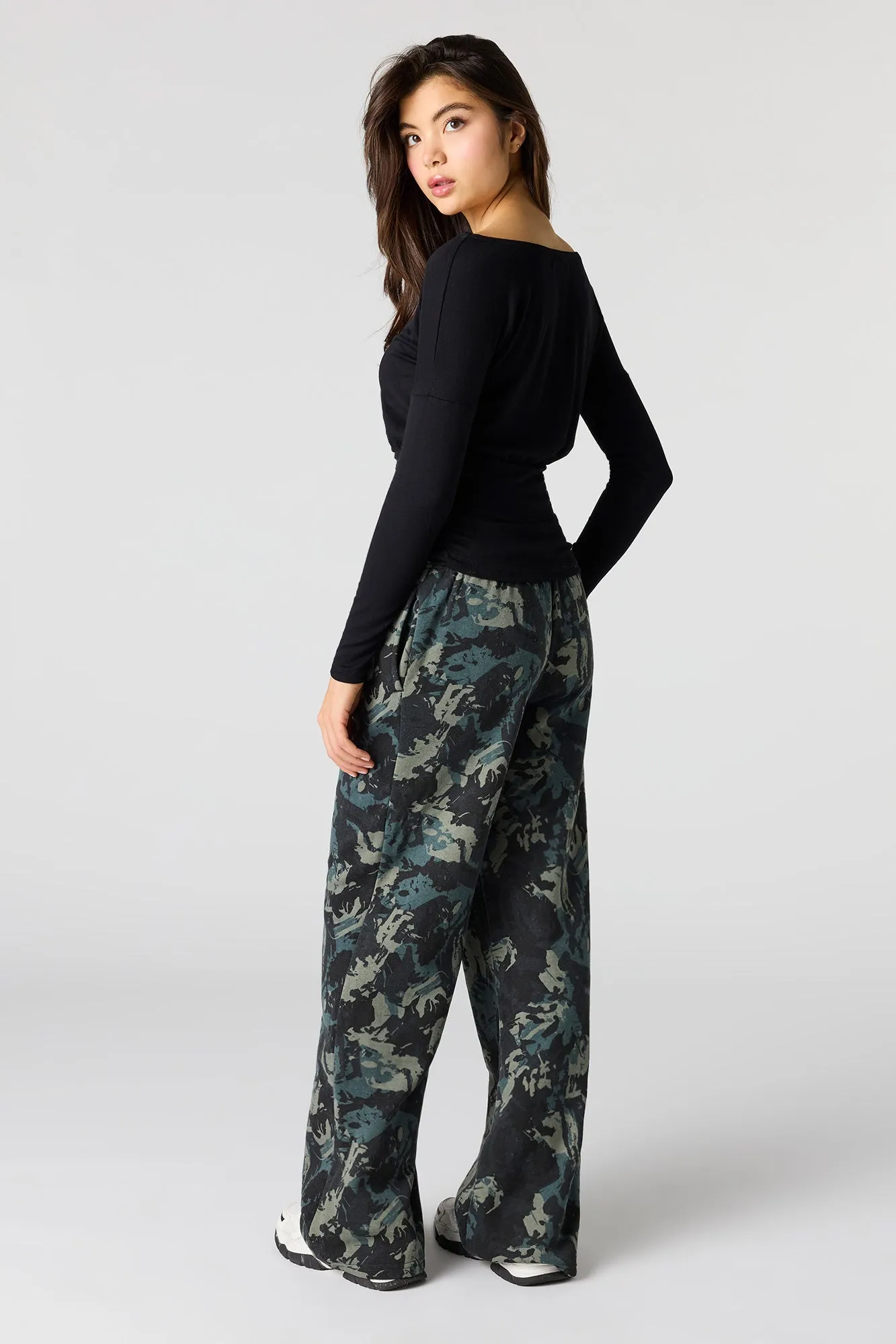 Fleece Low Rise Baggy Sweatpant sold by Urban Planet product image thumbnail 3