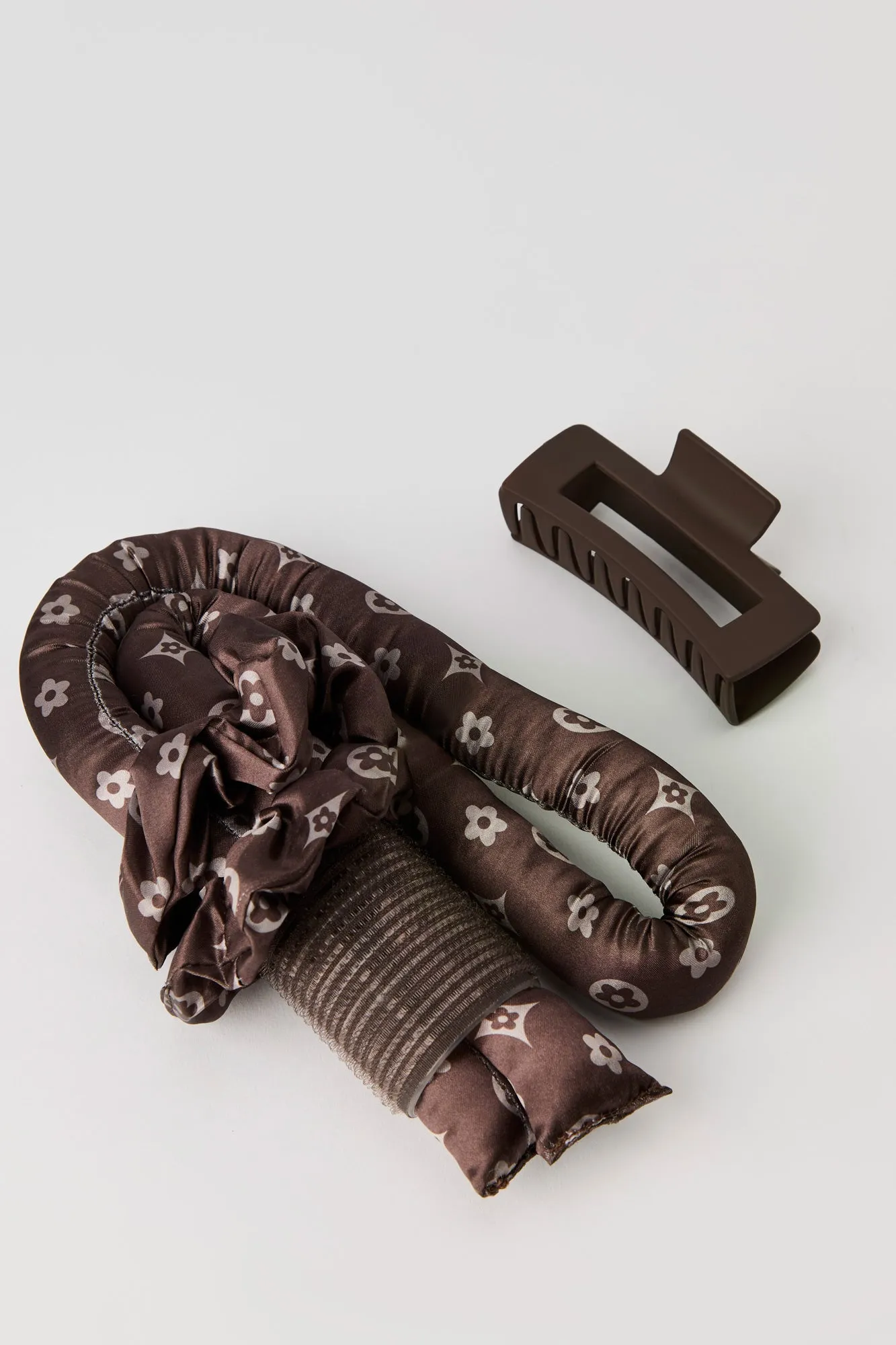 Heatless Hair Curler sold by Urban Planet product image thumbnail 4