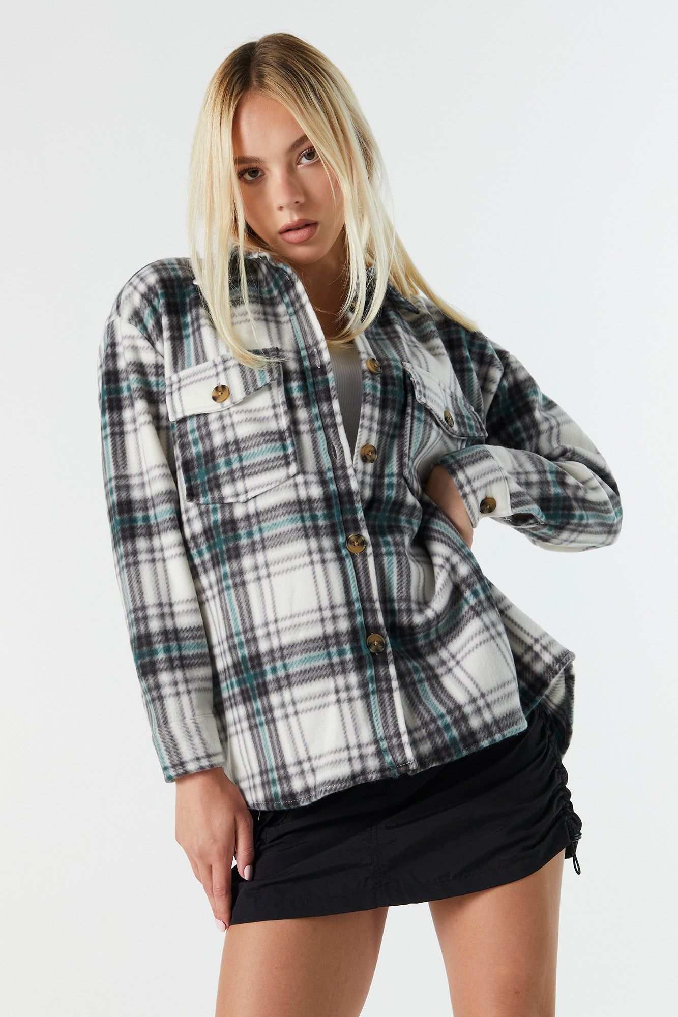 Haut boutonné en molleton à carreaux sold by Urban Planet