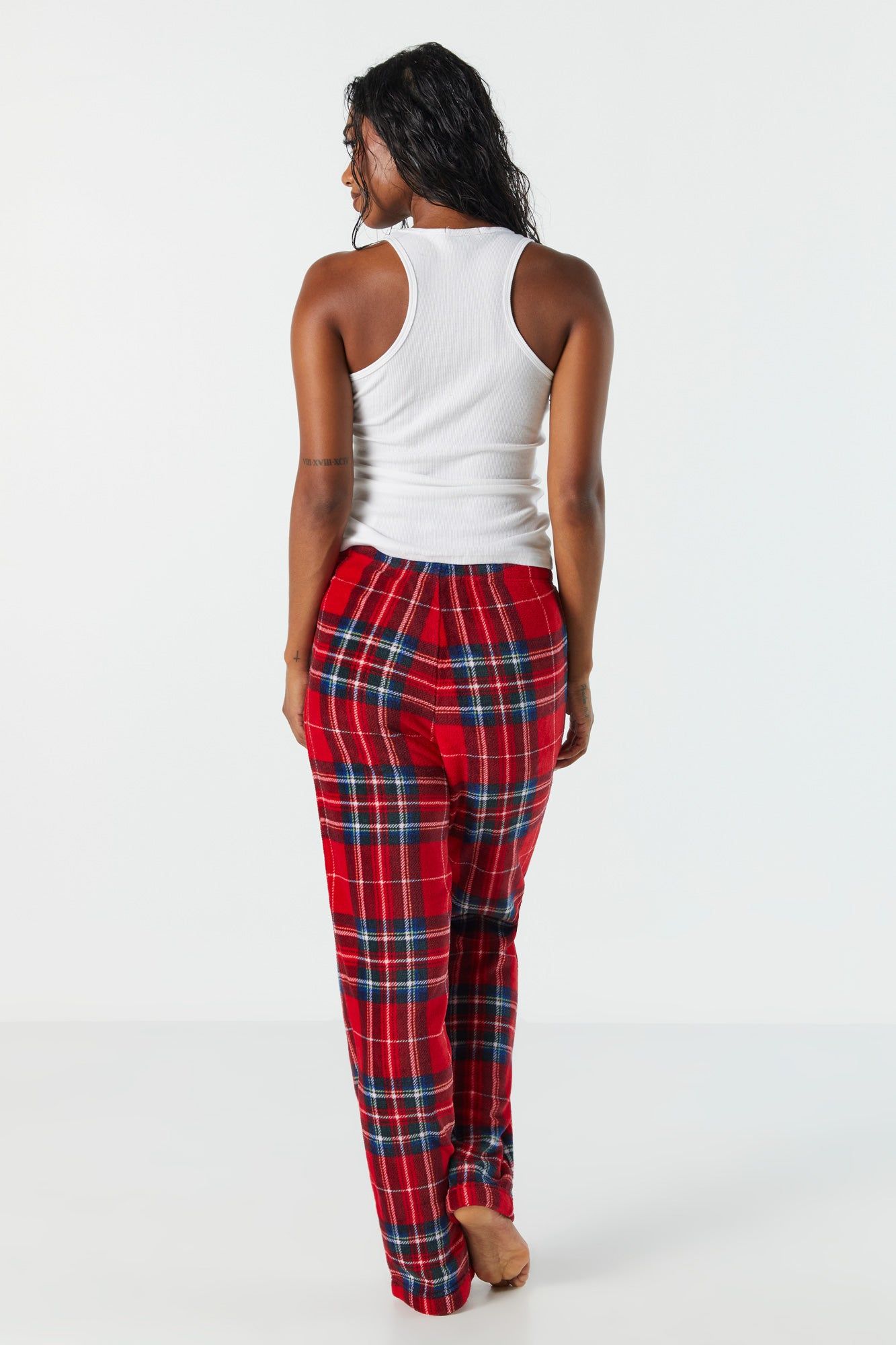 Pantalon de pyjama en peluche à carreaux rouges sold by Urban Planet product image thumbnail 4