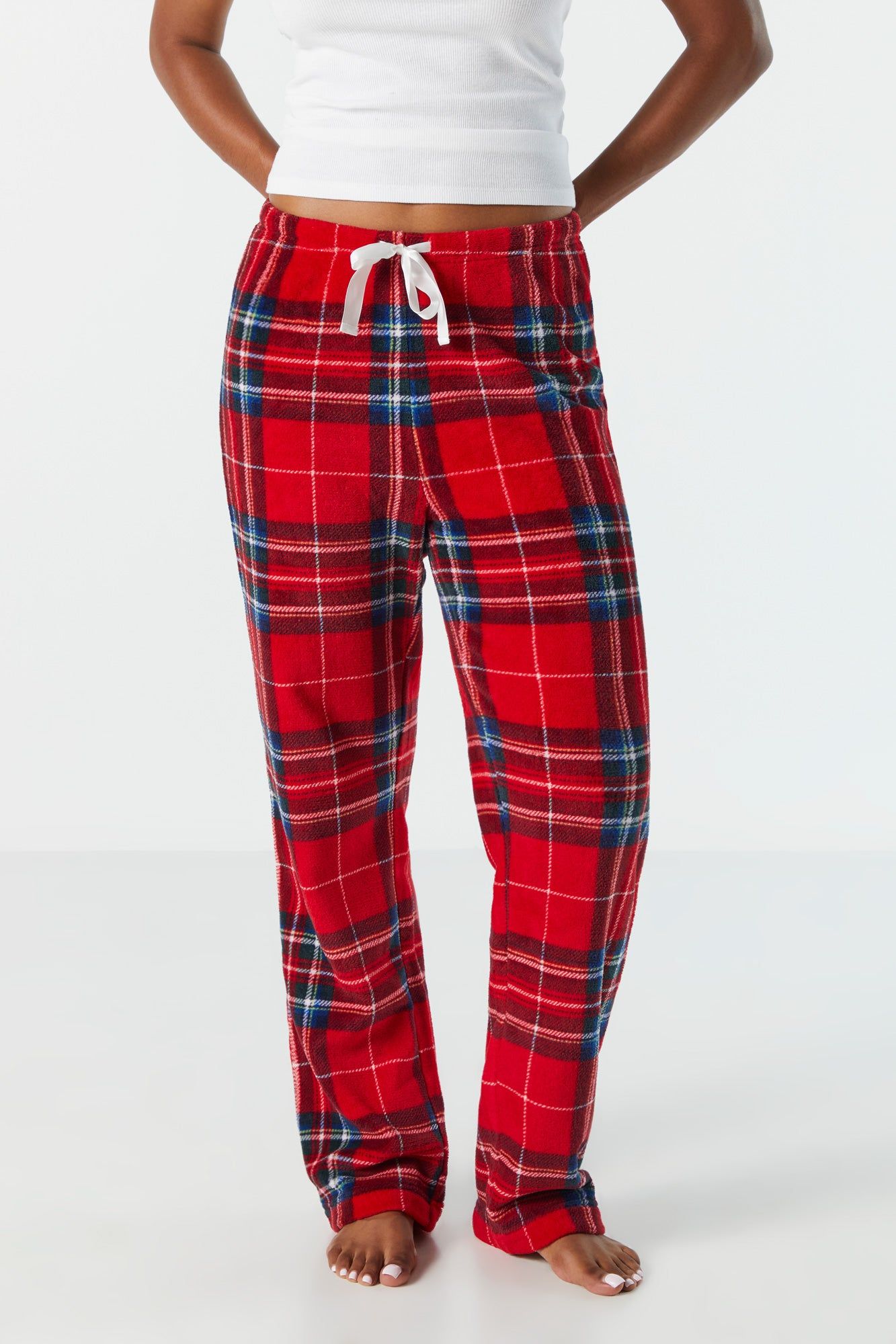 Pantalon de pyjama en peluche à carreaux rouges sold by Urban Planet product image thumbnail 2