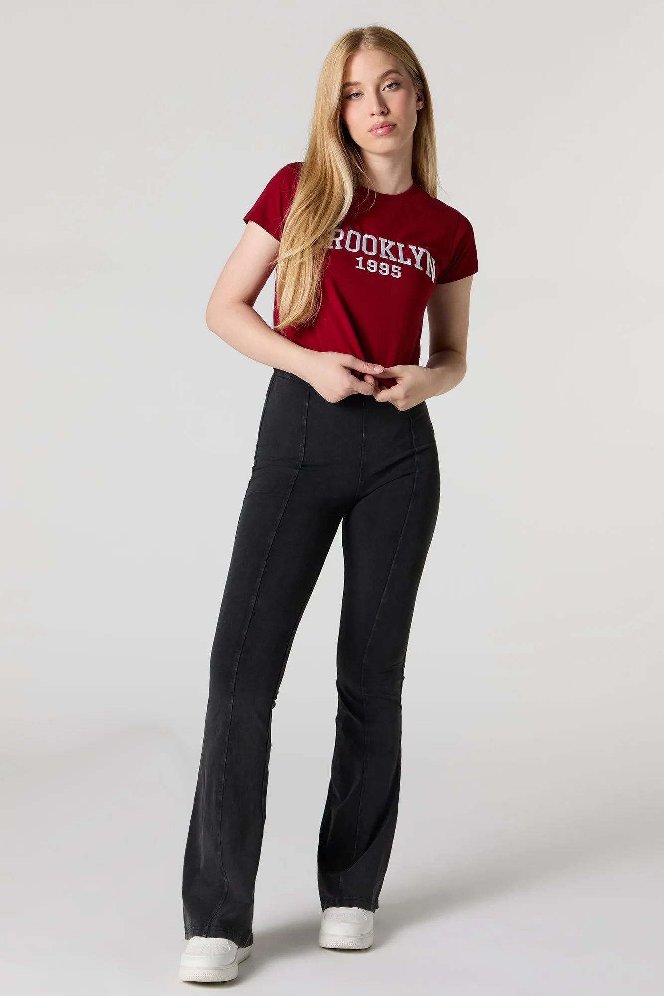 T-shirt ultracourt avec motif brodé Brooklyn sold by Urban Planet product image thumbnail 3