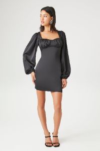 Minirobe en satin à manches longues sold by Urban Planet