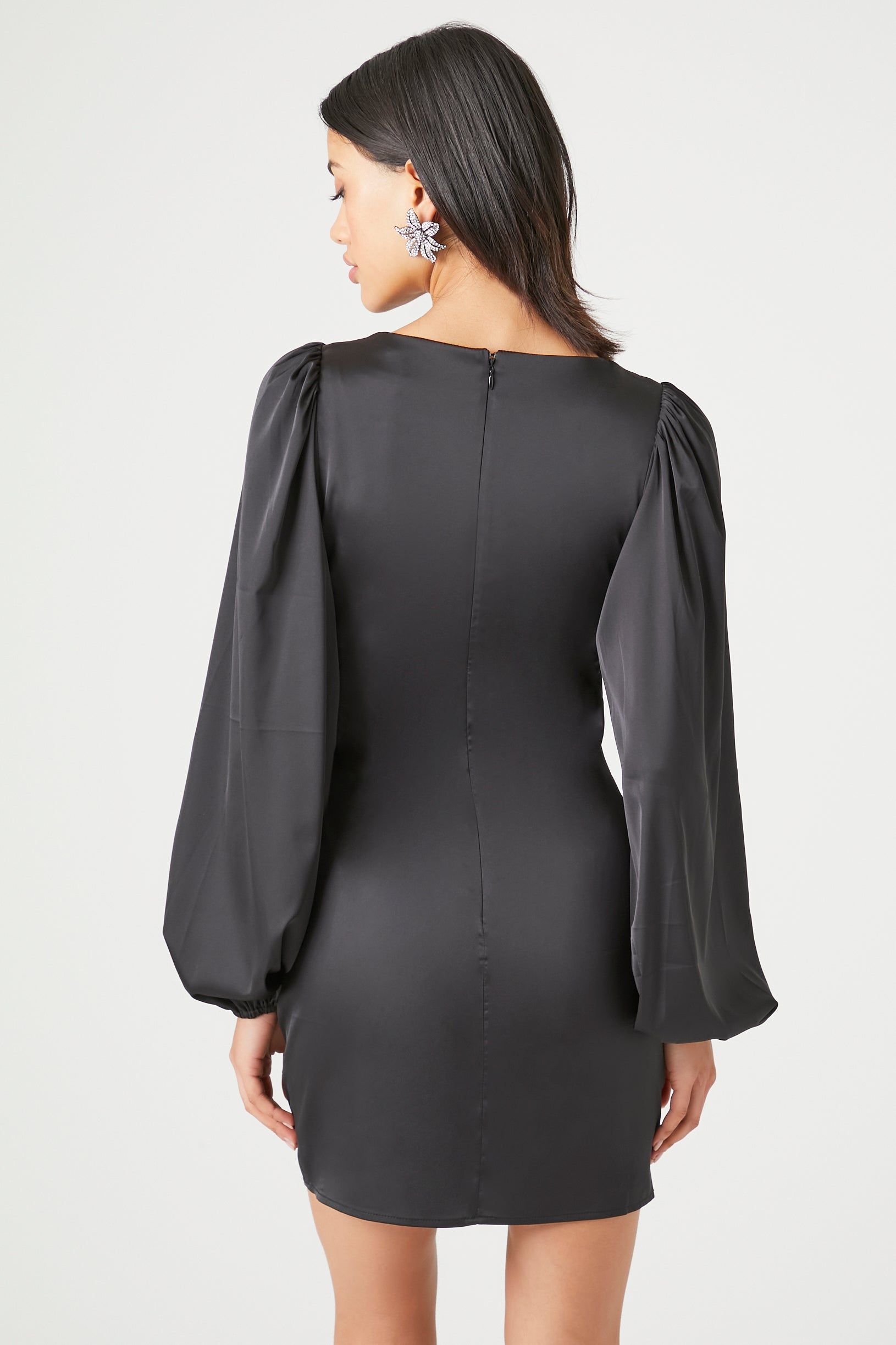 Minirobe en satin à manches longues sold by Urban Planet product image thumbnail 2