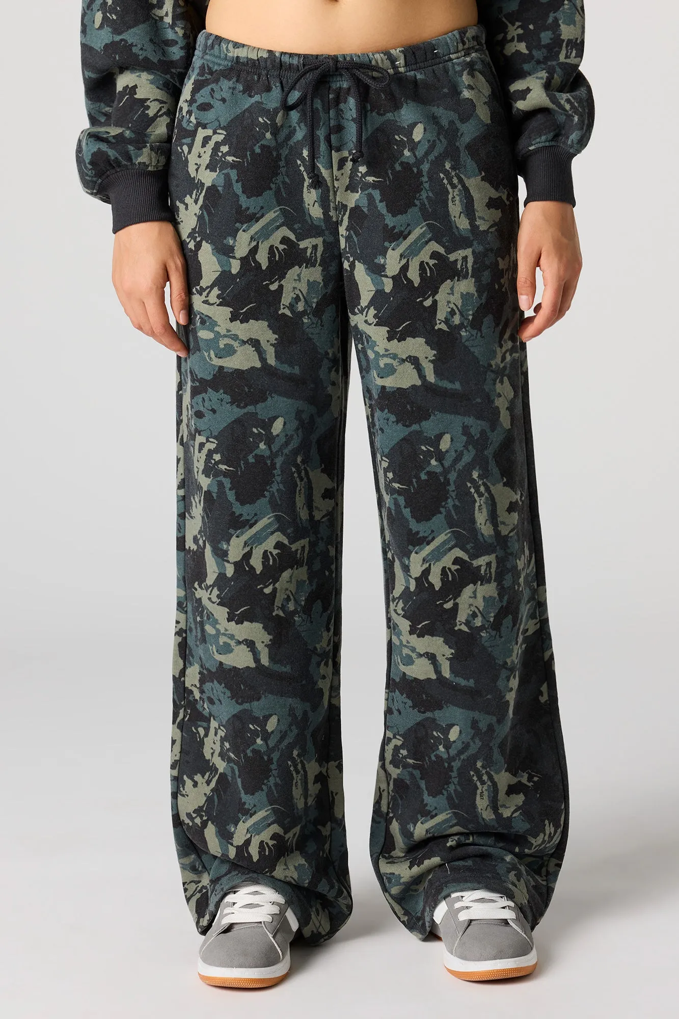 Camo Ultra Wide Fleece Sweatpant sold by Urban Planet product image thumbnail 2