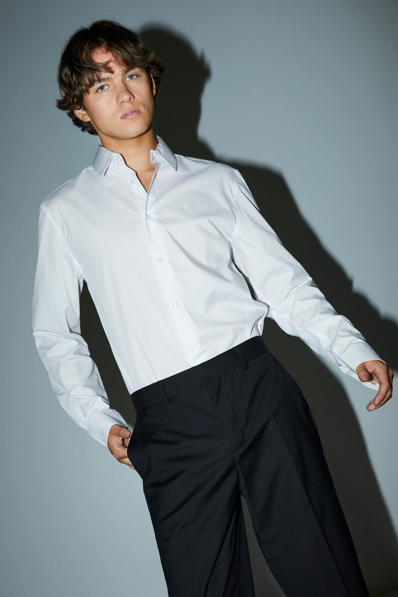 Chemise habillée en popeline sold by Urban Planet