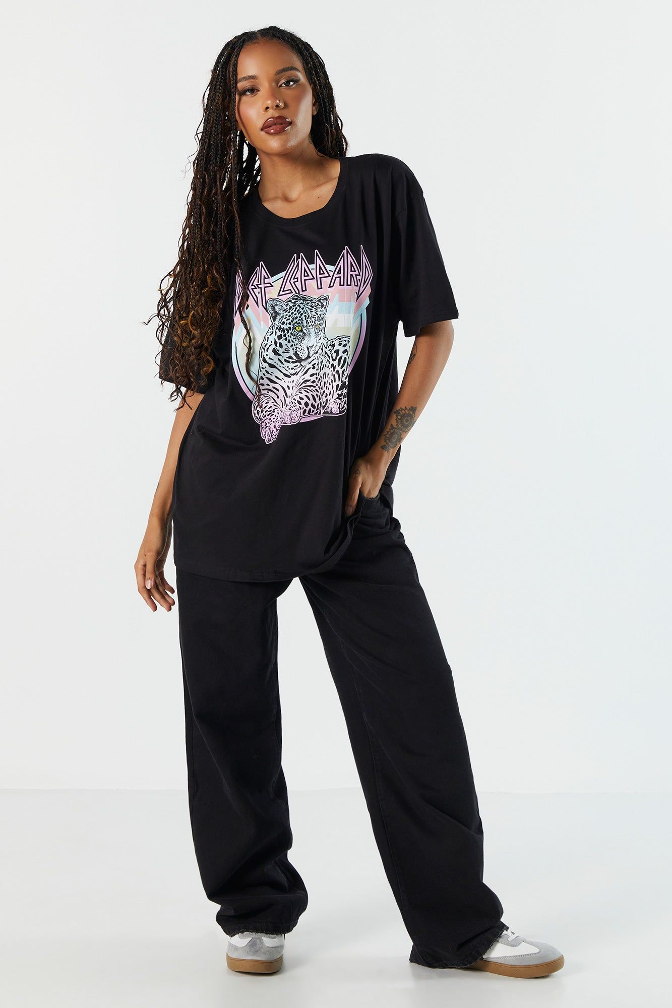 T-shirt de coupe garçonne à imprimé Def Leppard sold by Urban Planet product image thumbnail 4