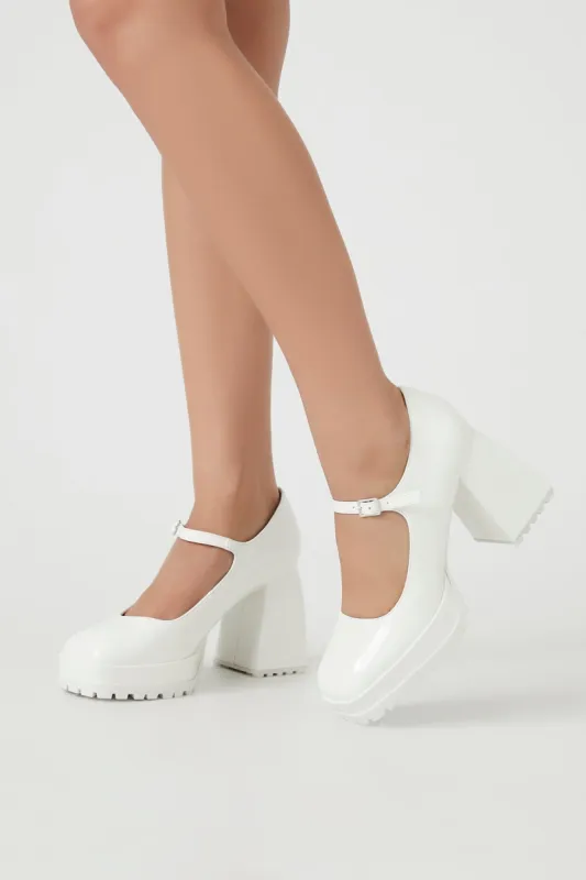 Mary Jane à talons en similicuir verni sold by Urban Planet