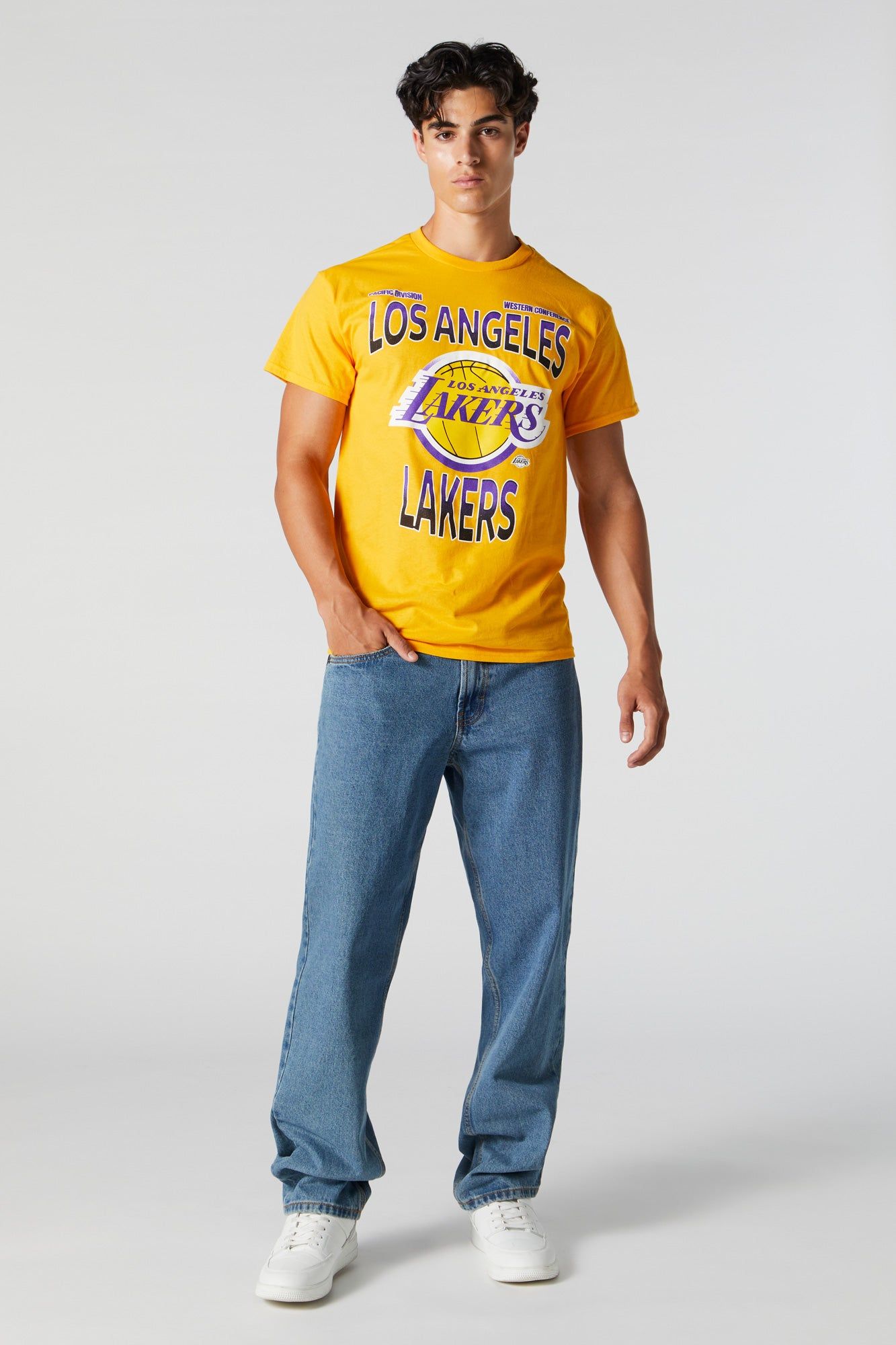 T-shirt à imprimé LA Lakers sold by Urban Planet product image thumbnail 4