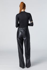 Pantalon à jambe large en similicuir sold by Urban Planet