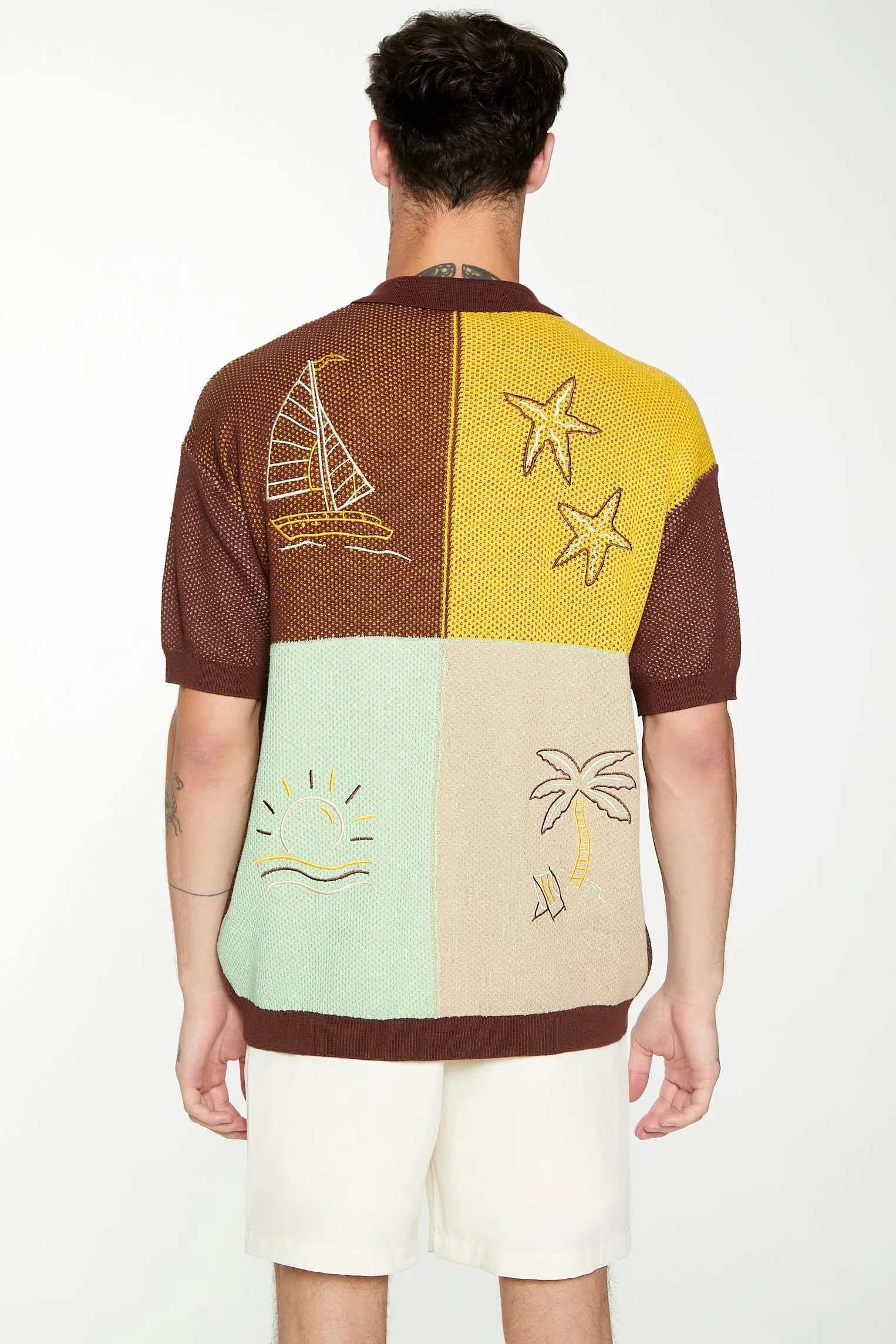 Haut boutonné avec blocs de couleurs et motif brodé sold by Urban Planet product image thumbnail 2