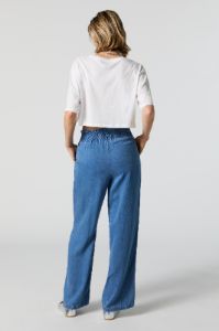 Jean à taille cintrée en denim délavé pâle sold by Urban Planet