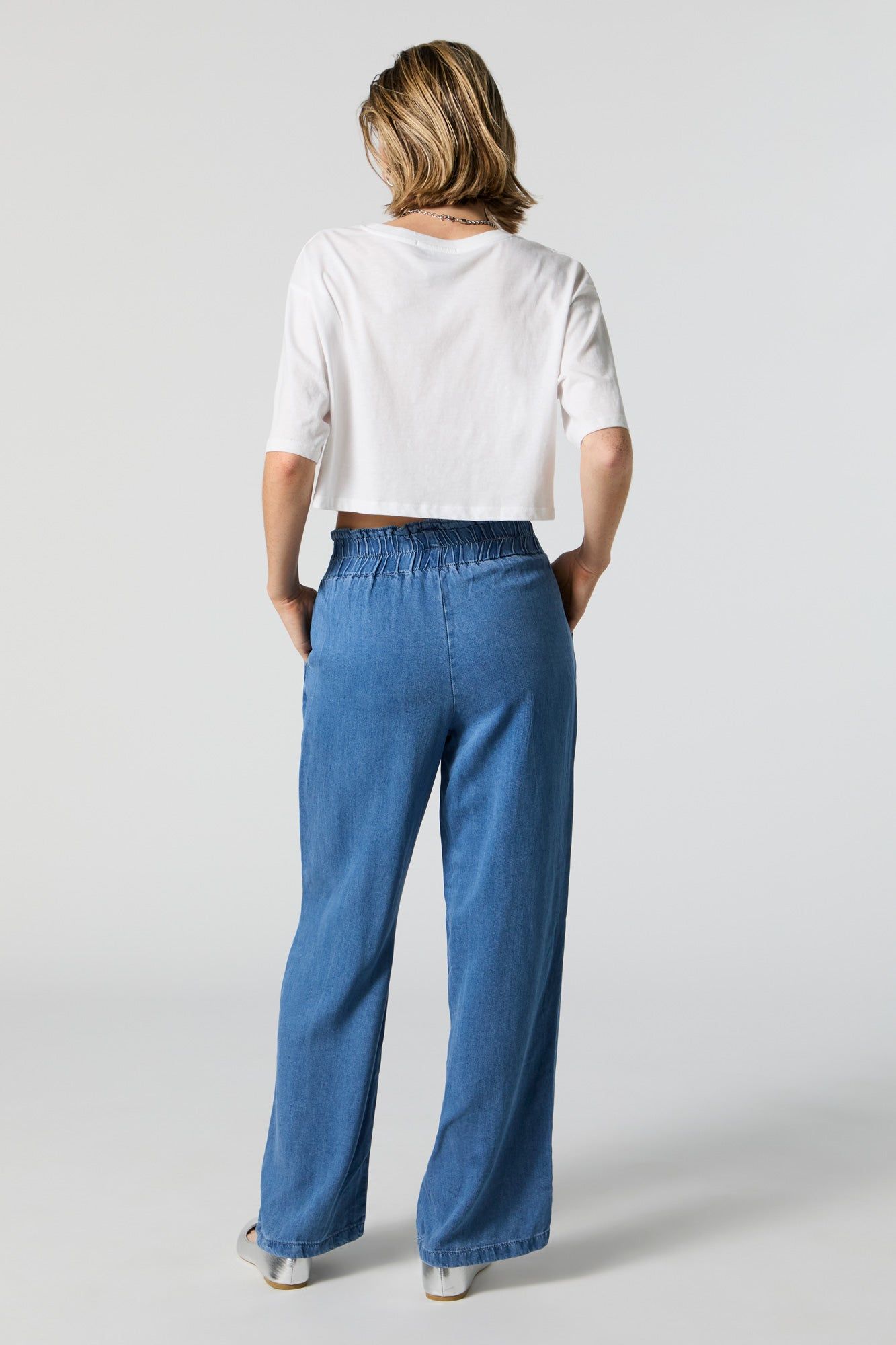 Jean à taille cintrée en denim délavé pâle sold by Urban Planet product image thumbnail 2