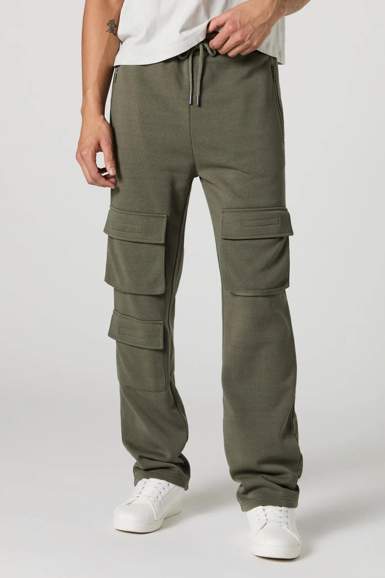 Pantalon d'entraînement cargo en molleton avec poches multiples sold by Urban Planet