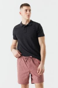 Short uni à taille élastique rose sold by Urban Planet