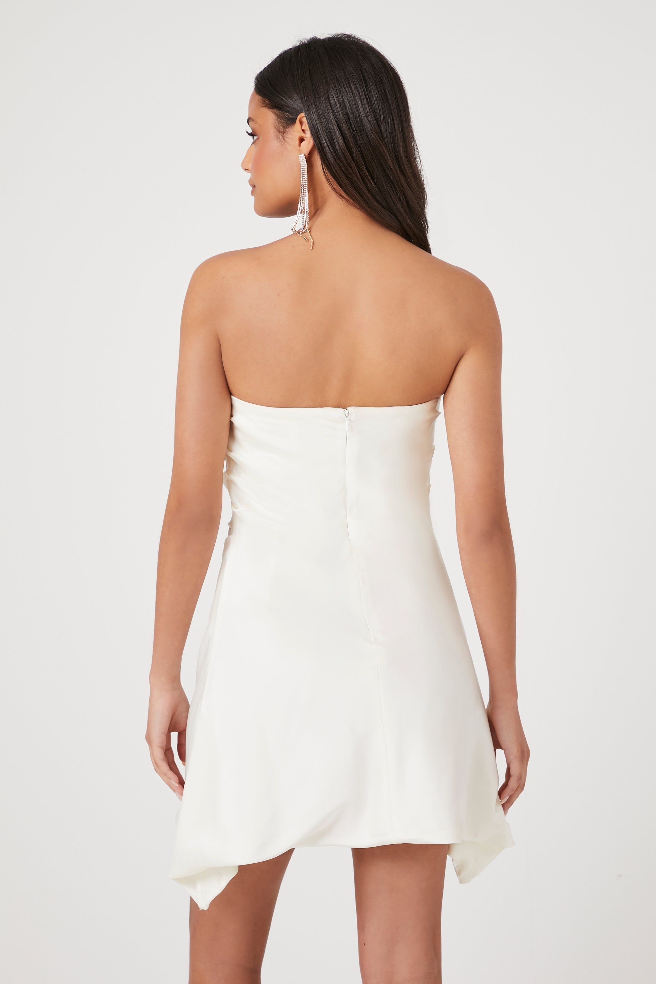 Minirobe en satin avec décolleté en coeur sold by Urban Planet product image thumbnail 8