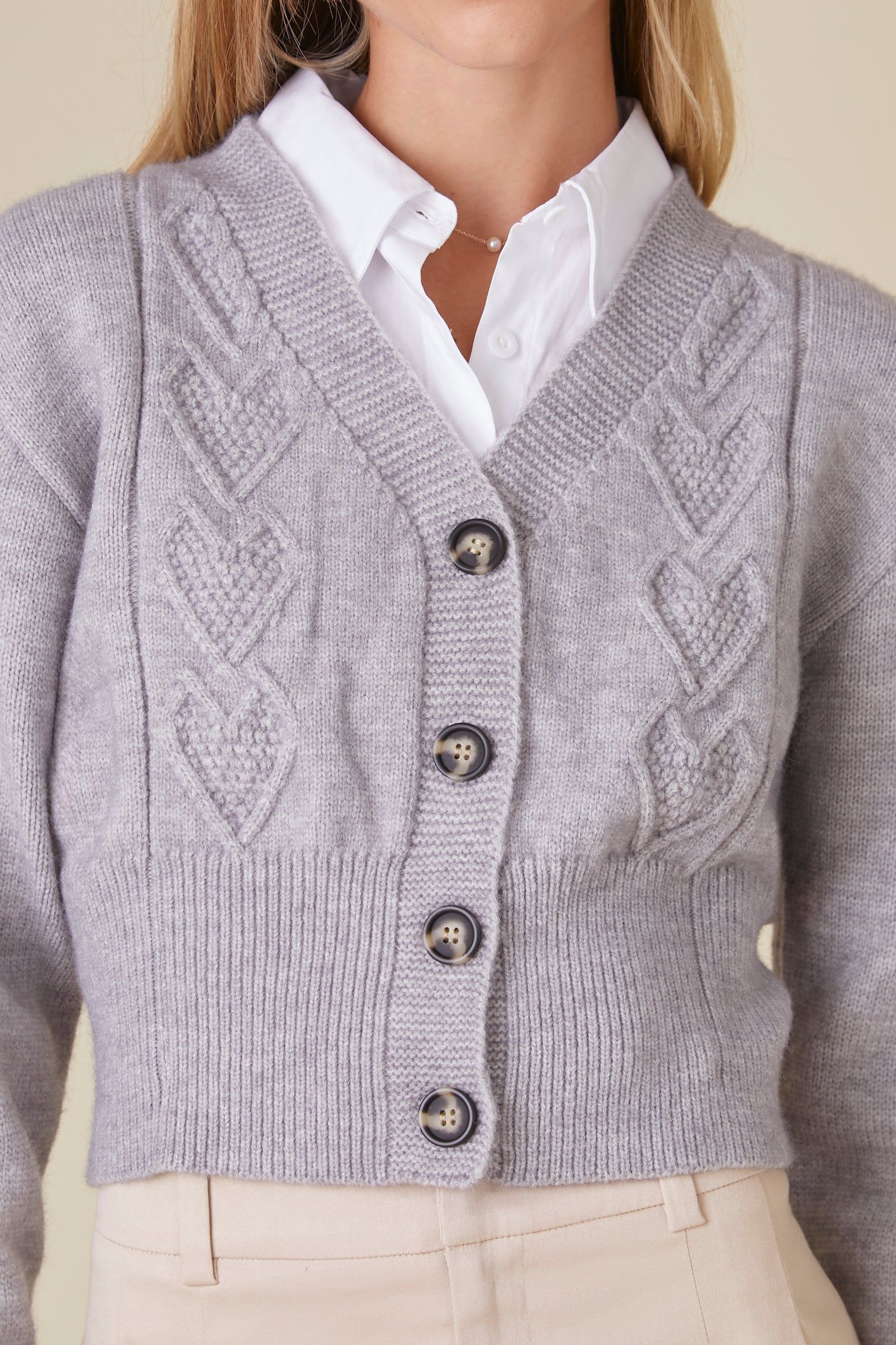 Cardigan en tricot avec cœur sold by Urban Planet product image thumbnail 4