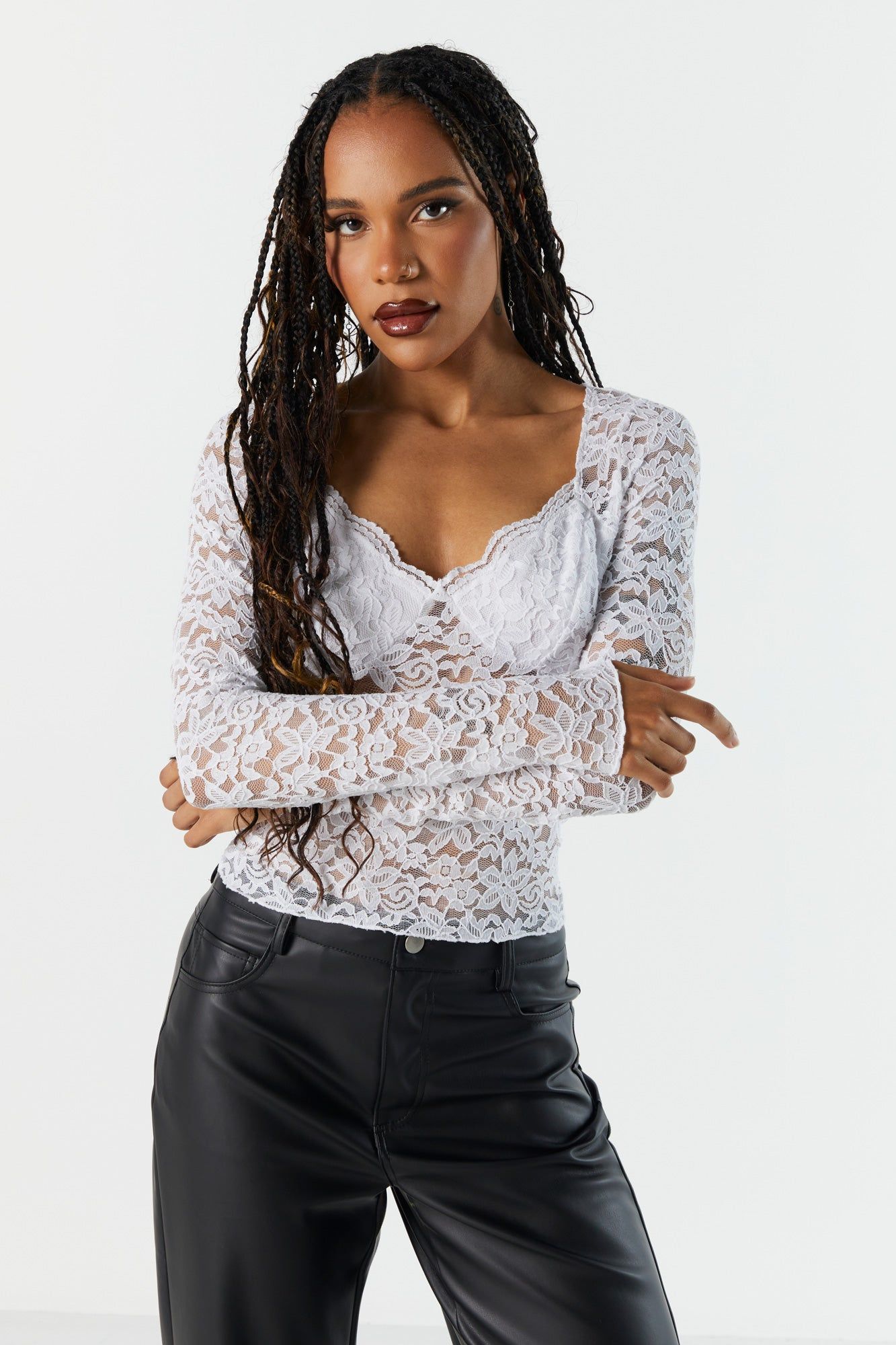 Bustier en dentelle fleurie à manches longues sold by Urban Planet product image thumbnail 2