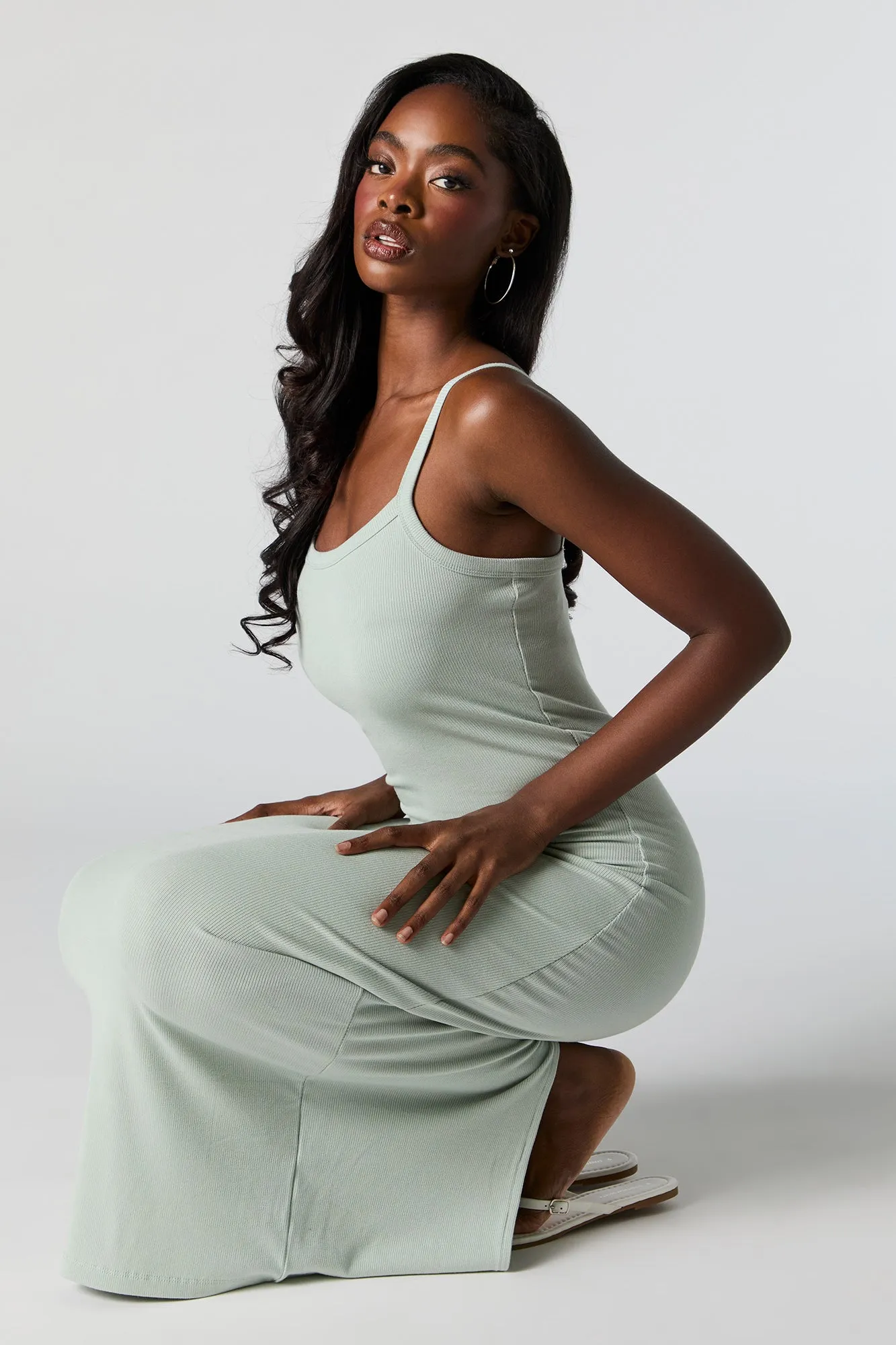 Robe midi moulante côtelée avec fente arrière sold by Urban Planet