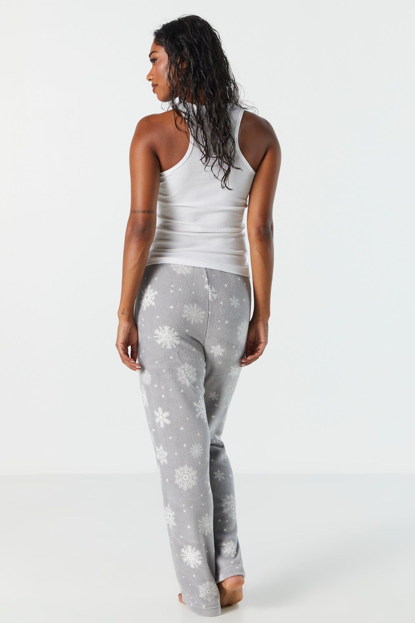 Pantalon de pyjama en peluche à imprimé Flocon sold by Urban Planet product image thumbnail 4