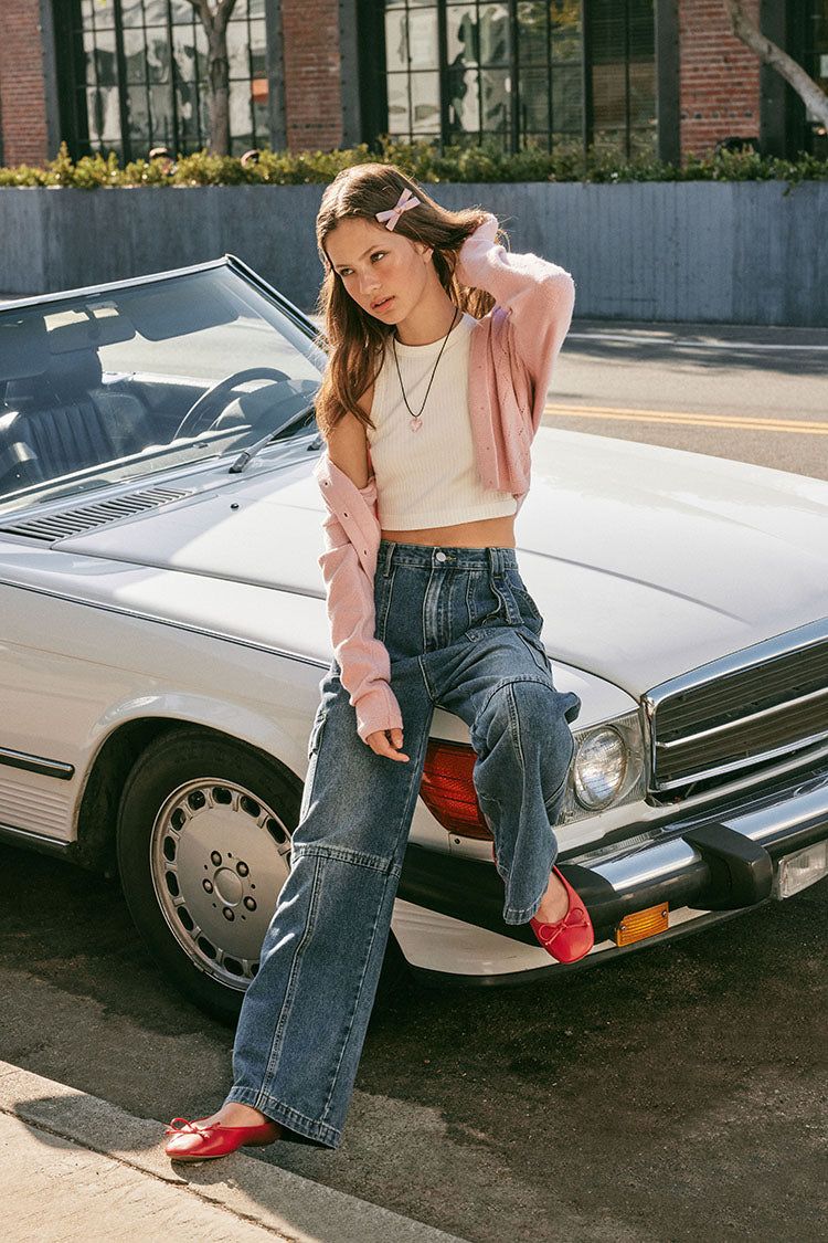 Jean cargo à jambe droite en denim sold by Urban Planet