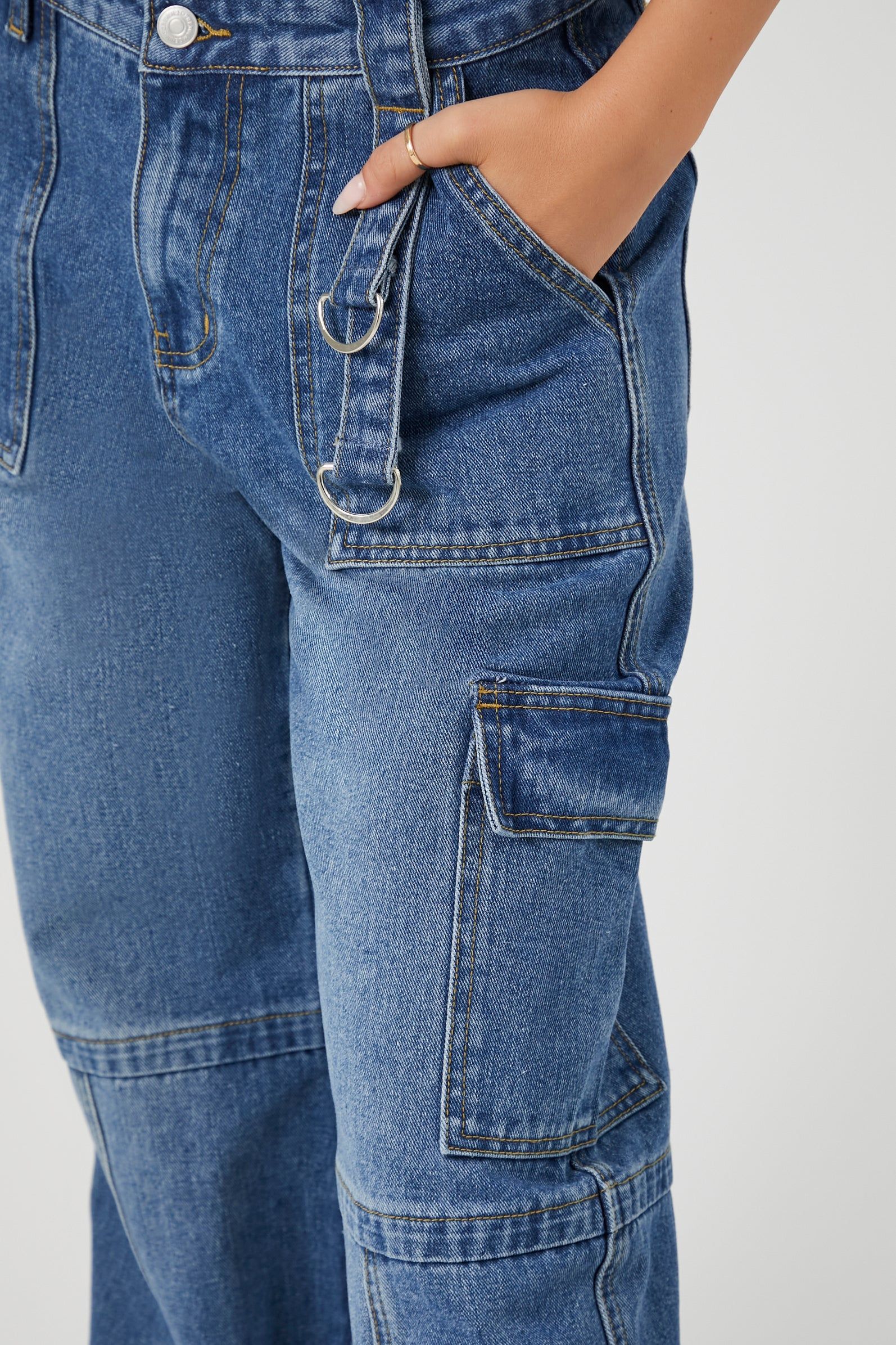 Jean cargo à jambe droite en denim sold by Urban Planet product image thumbnail 4