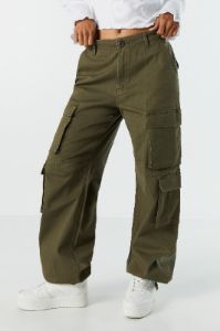 Pantalon cargo parachute avec poches multiples sold by Urban Planet