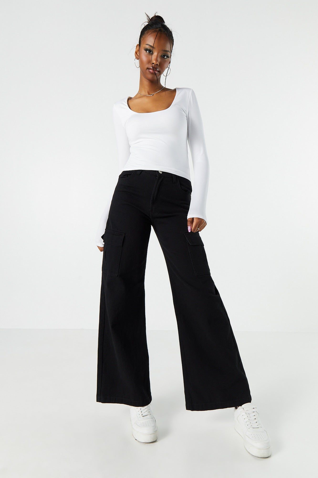 Haut profilé à manches longues avec encolure arrondie uni sold by Urban Planet product image thumbnail 3