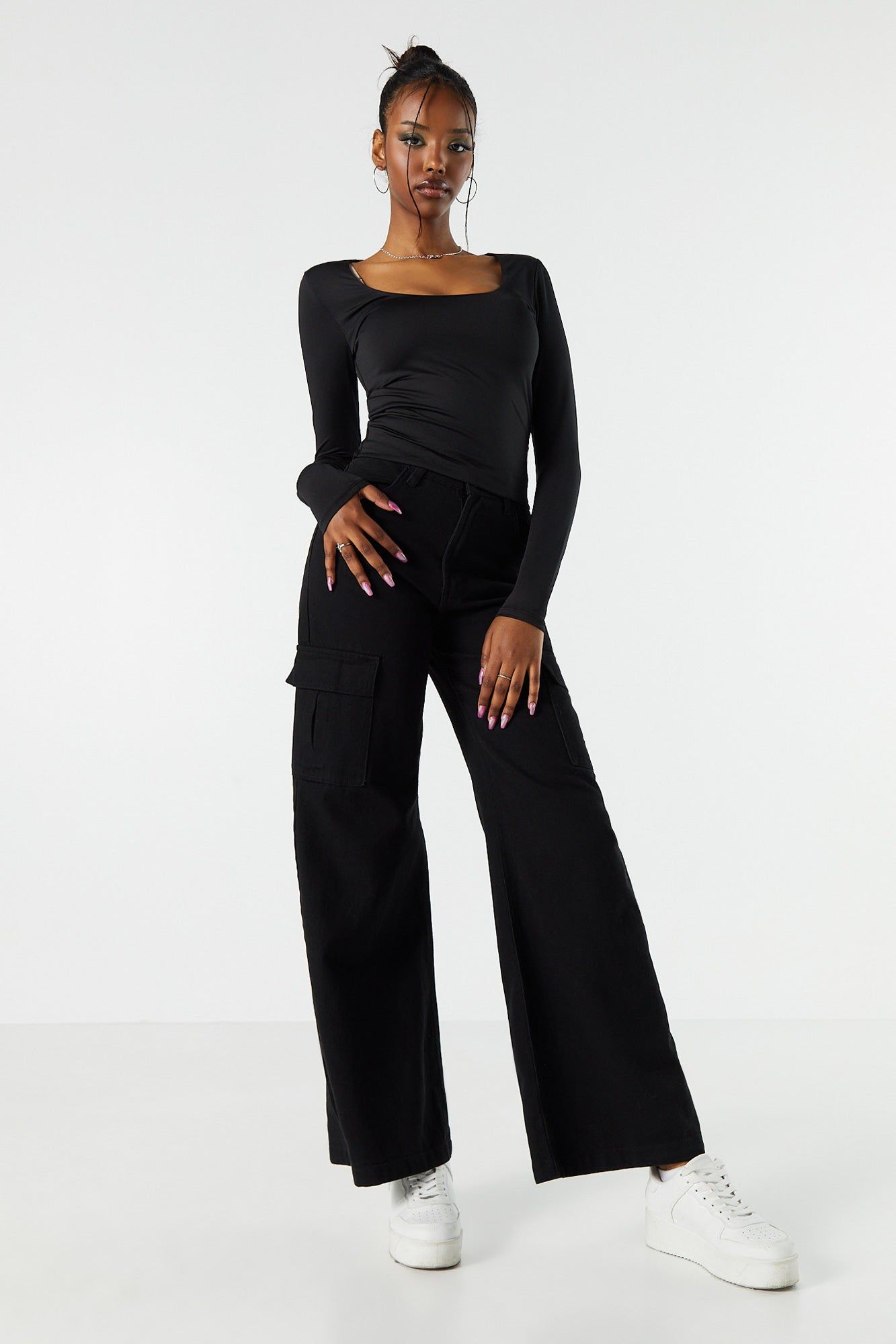 Haut profilé à manches longues avec encolure arrondie uni sold by Urban Planet product image thumbnail 6