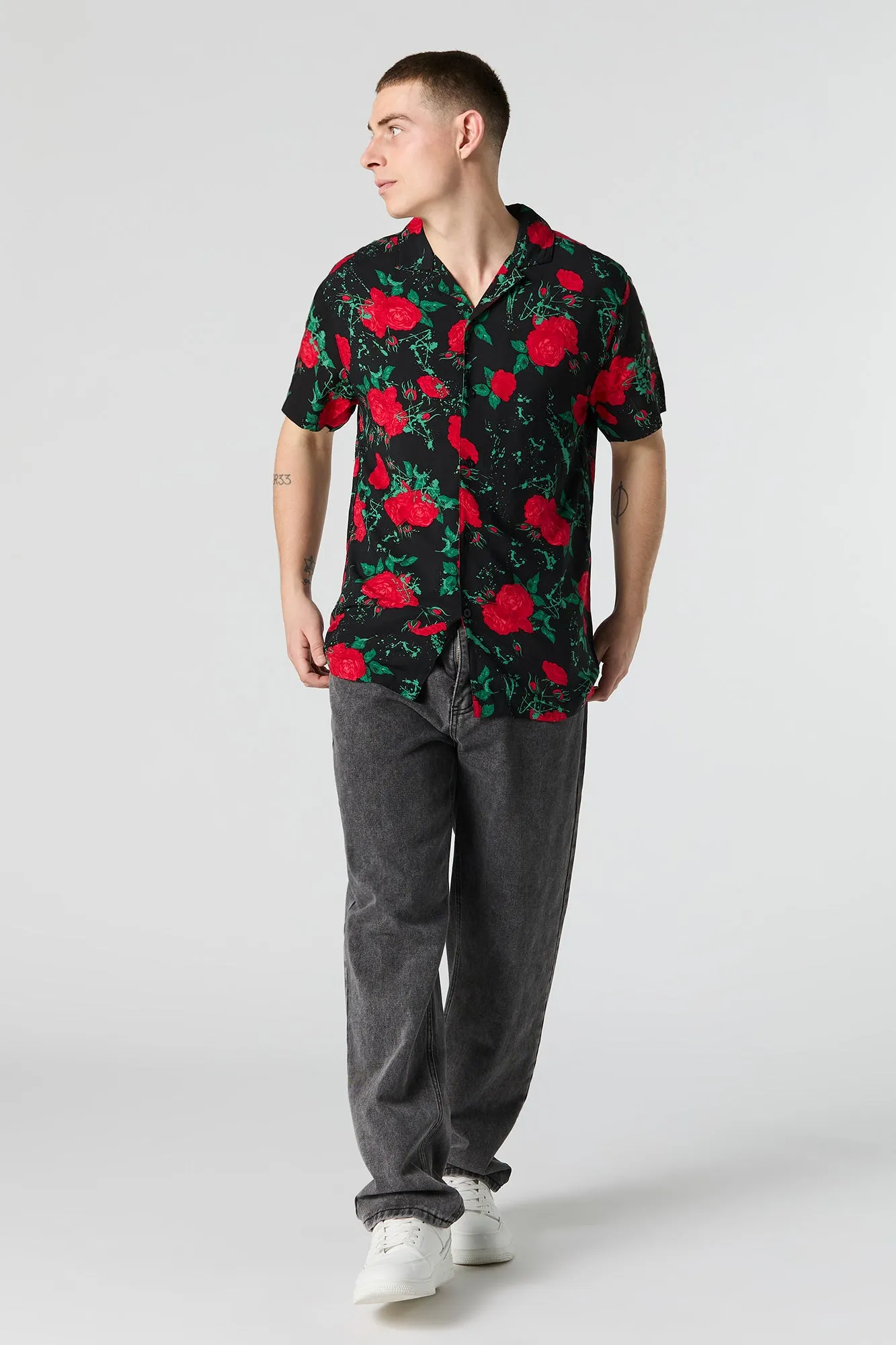 Haut boutonné à manches courtes avec imprimé Rose sold by Urban Planet product image thumbnail 3