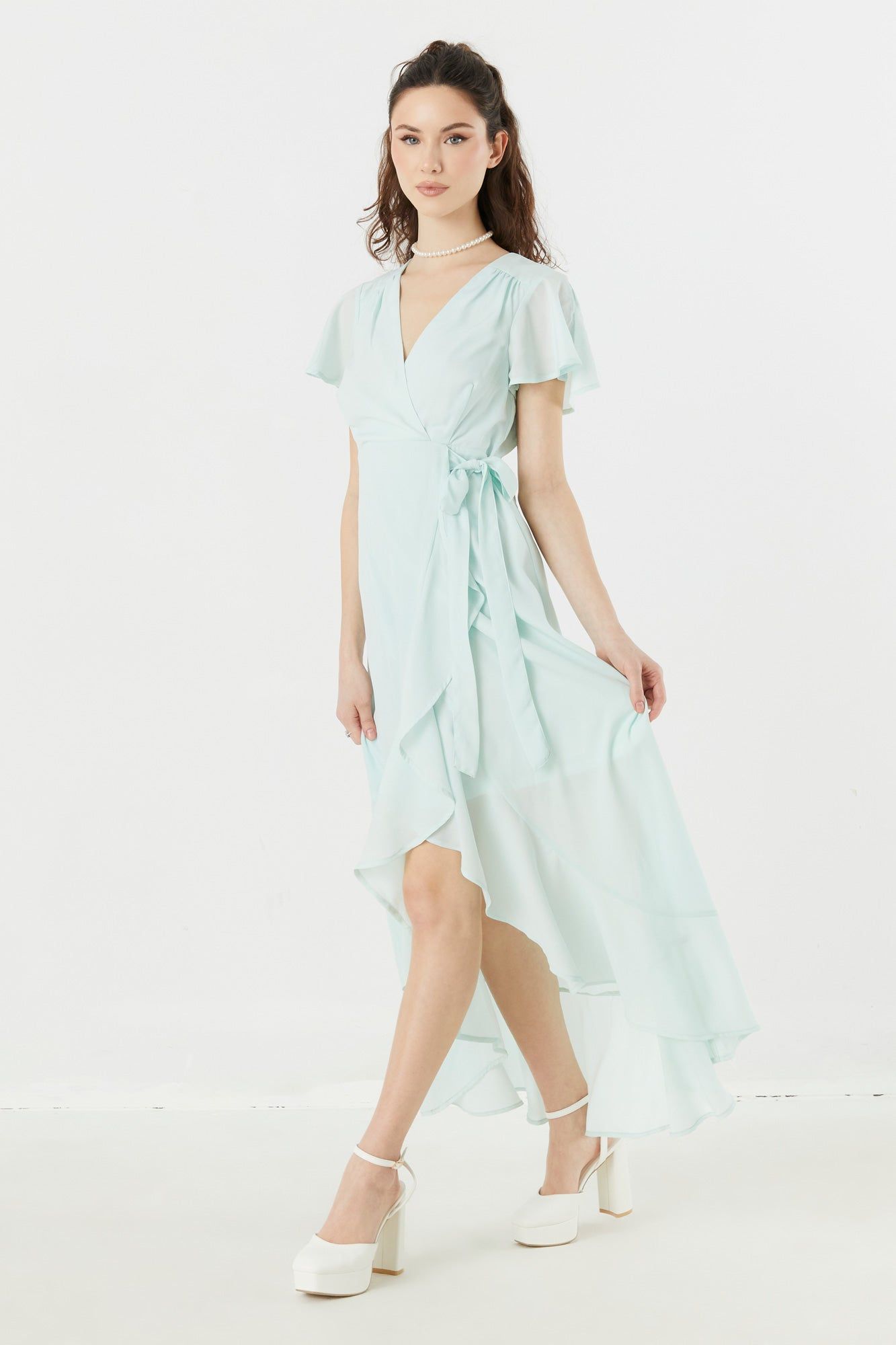 Robe fourreau maxi en chiffon à surplis sold by Urban Planet product image thumbnail 6