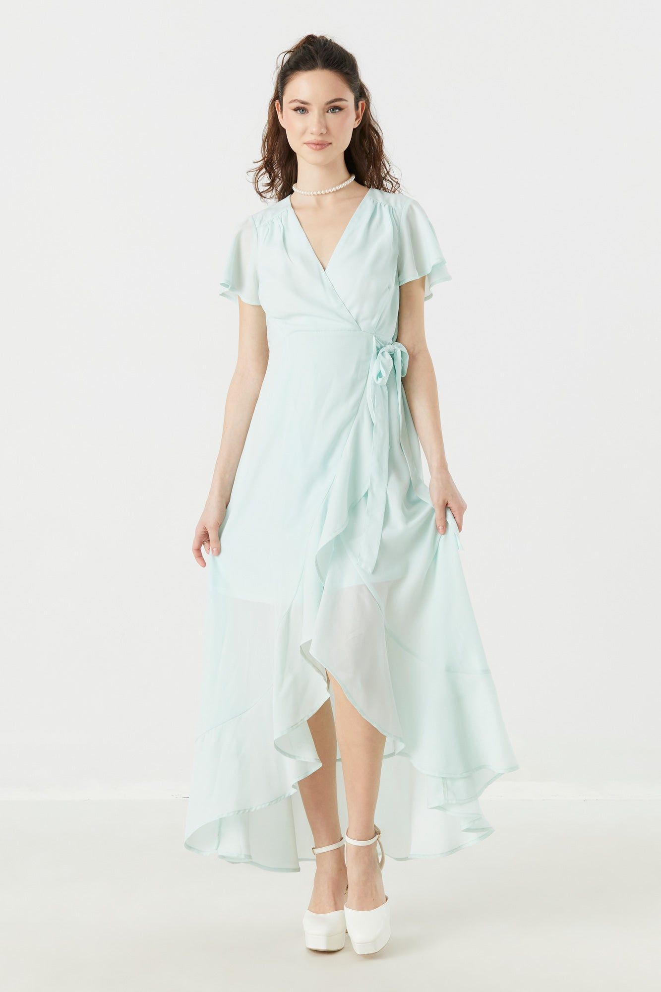 Robe fourreau maxi en chiffon à surplis sold by Urban Planet product image thumbnail 4