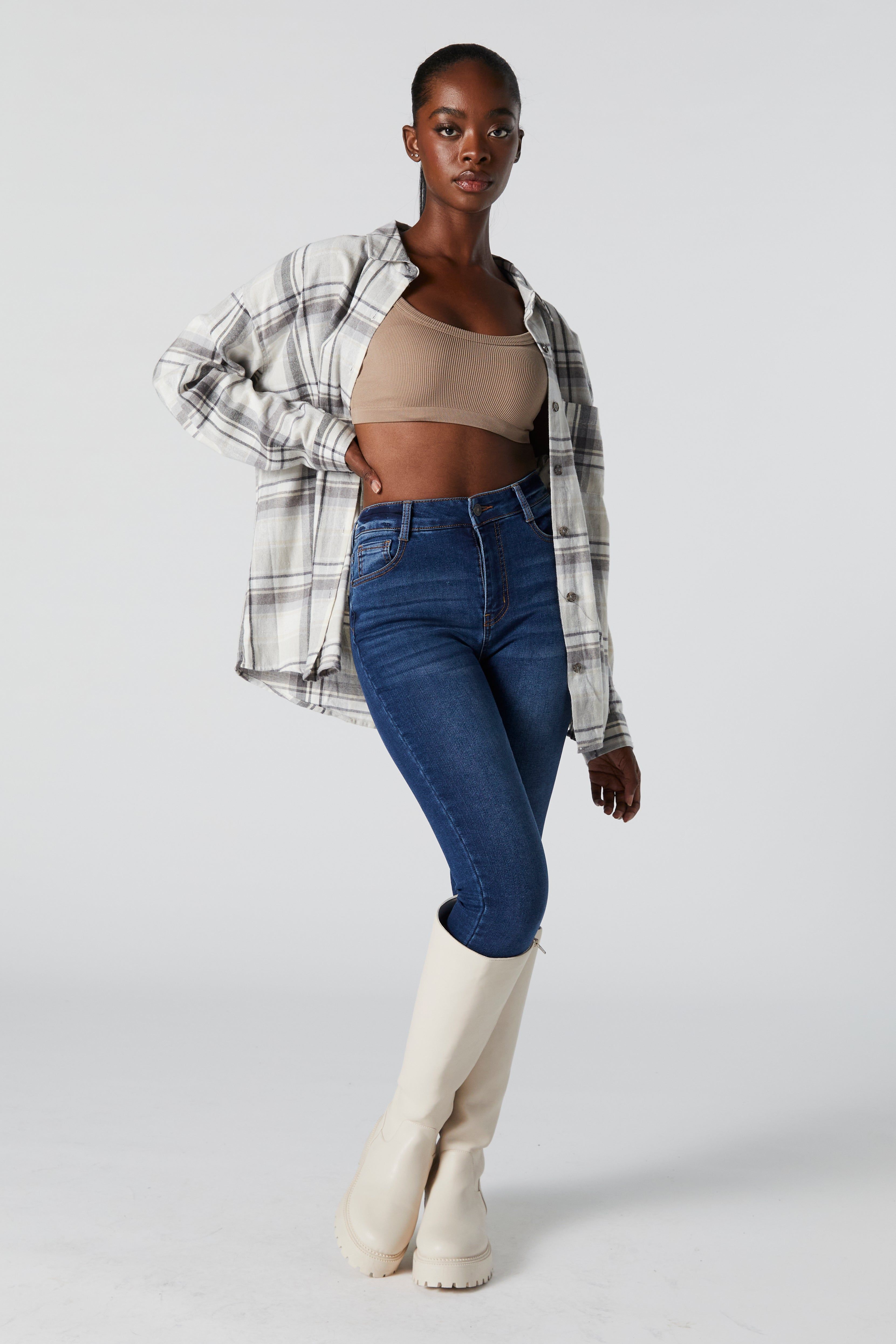 Jean ajusté délavé fonce à taille haute sold by Urban Planet