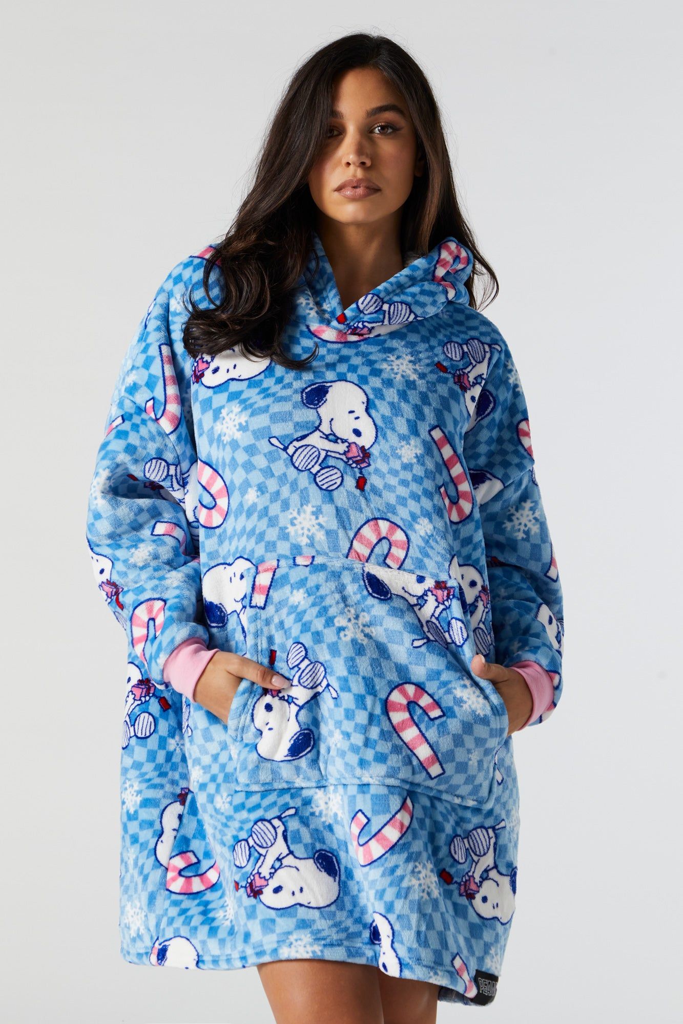 Haut surdimensionné à imprimé Snoopy de Noêl sold by Urban Planet
