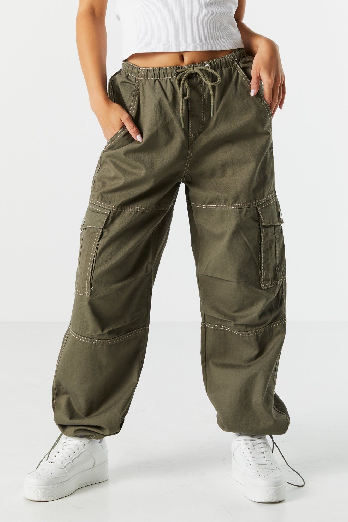 Pantalon cargo parachute à surpiqûres contrastantes sold by Urban Planet product image thumbnail 5
