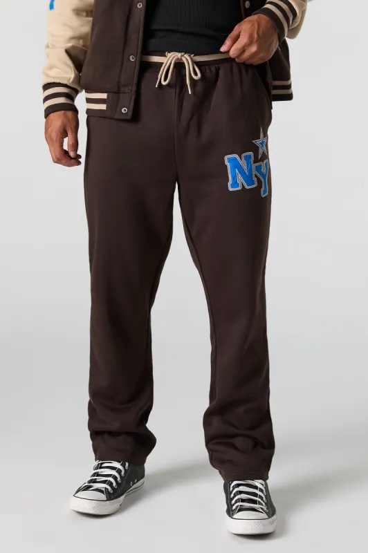 Pantalon collégien en molleton à broderie NY sold by Urban Planet