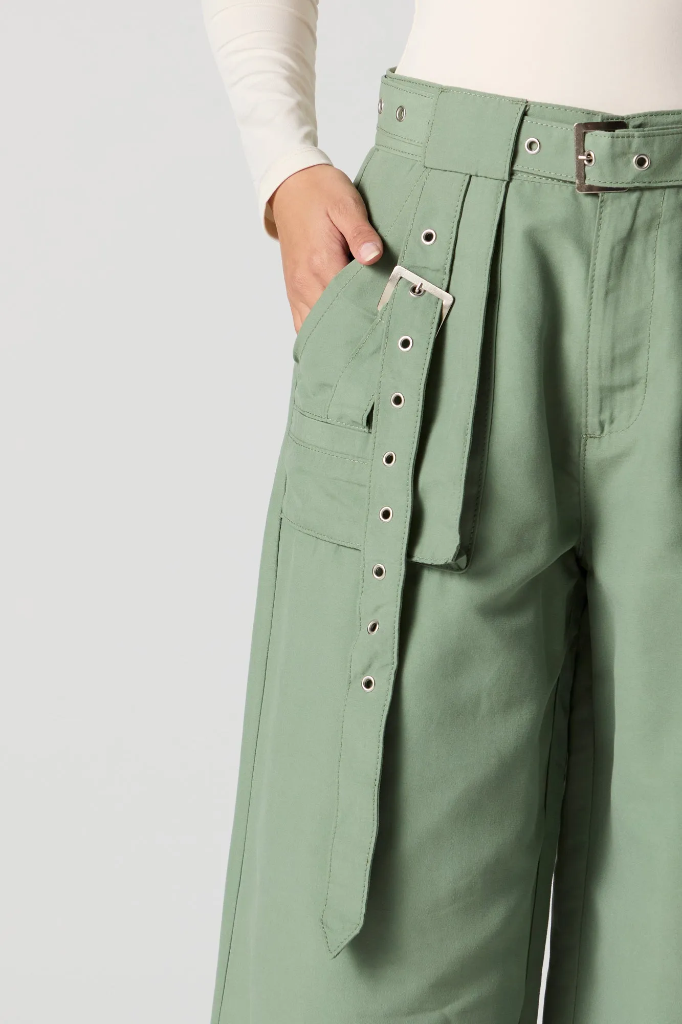 Pantalon cargo à jambe large avec ceinture sold by Urban Planet product image thumbnail 4
