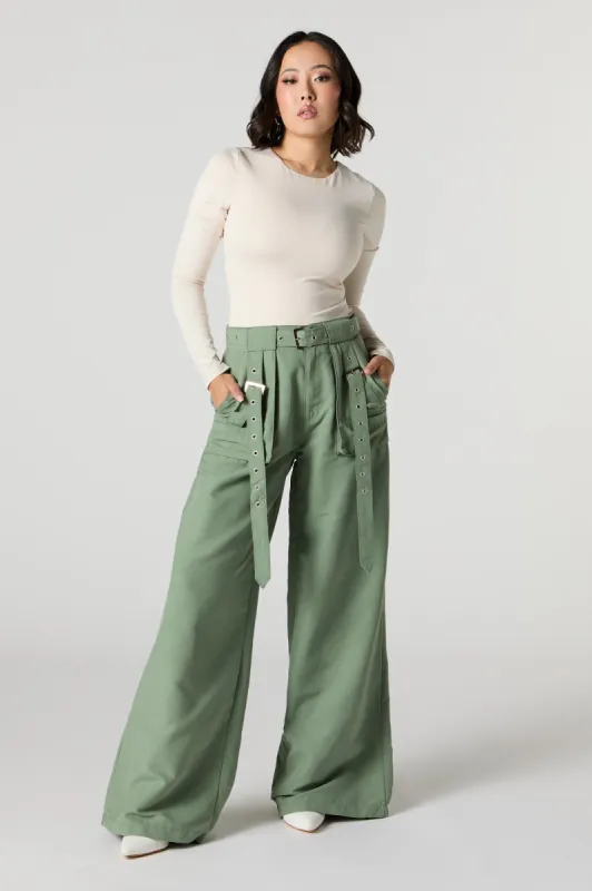 Pantalon cargo à jambe large avec ceinture sold by Urban Planet